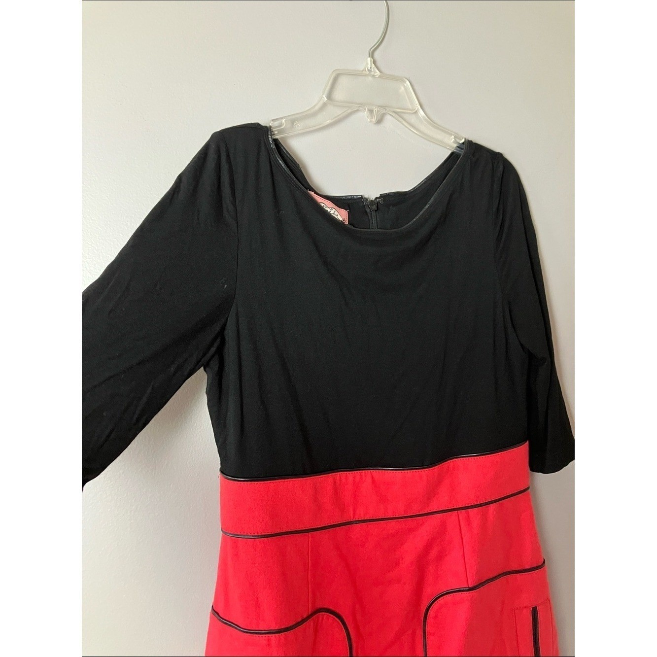 Phoebe Couture Retro Inspired Black & Red Colorblock Size 6 Sheath Dress