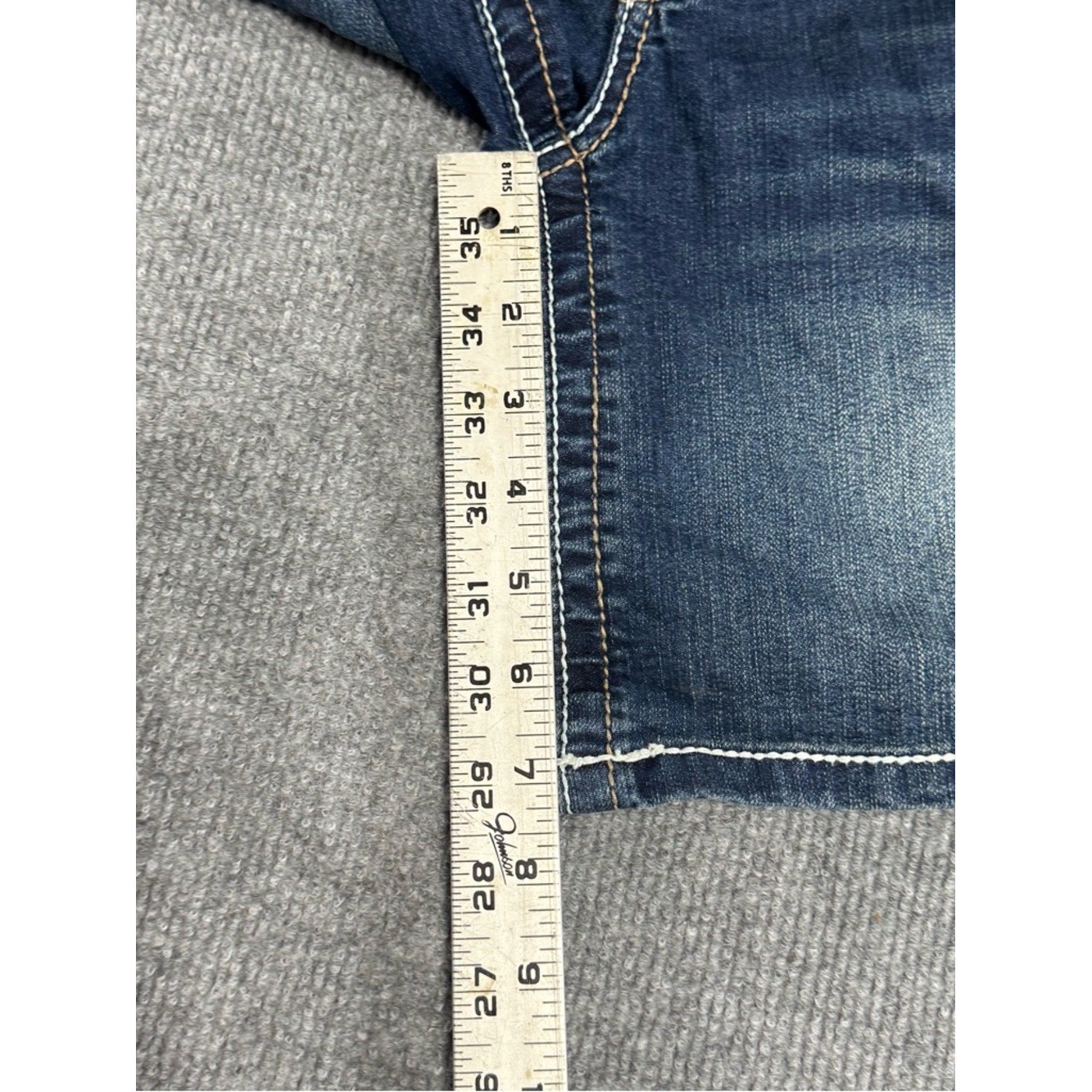 Seven7 Denim Shorts 4 Embroidered Pocket Contrast Stitch Y2K Retro Whiskered 4