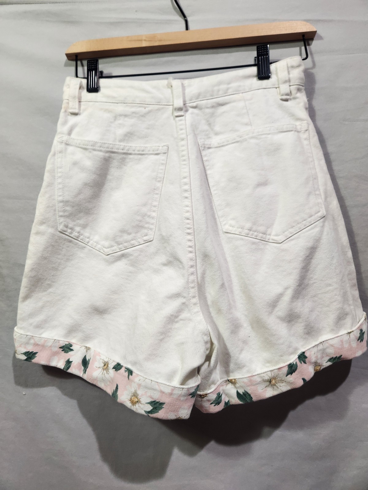Vtg 90s SHE SAID Denim High Waisted Jean Shorts White w Pink Flowers Sz 7