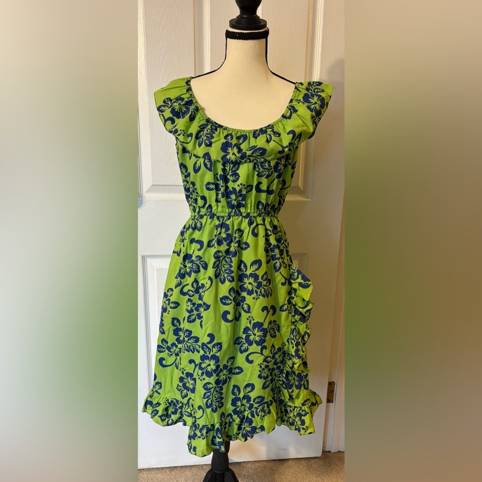 Royal Creations Hawaiian Dress Women’s Size 14 VINTAGE Green & Blue Ruffles