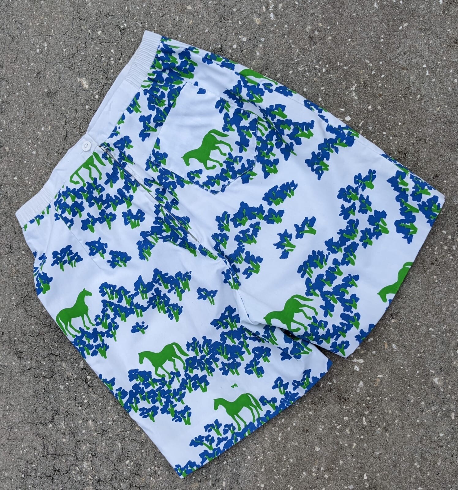 VINTAGE 1970’S HORSE PRINT COTTON SHORTS BY THE VESTED GENTRESS 