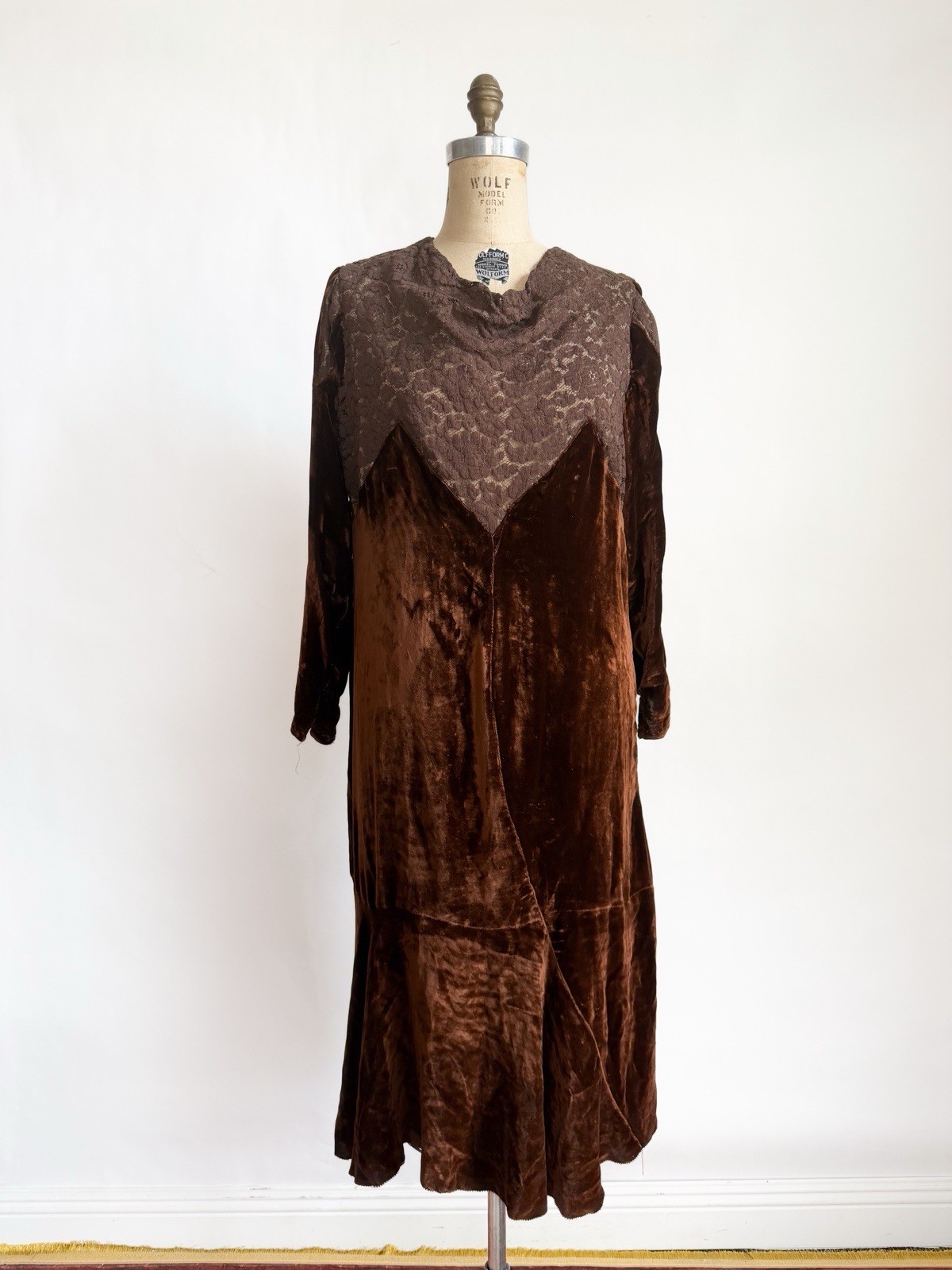 Vintage 1930s Brown Velvet Illusion Lace Dress M TLC Pattern Study