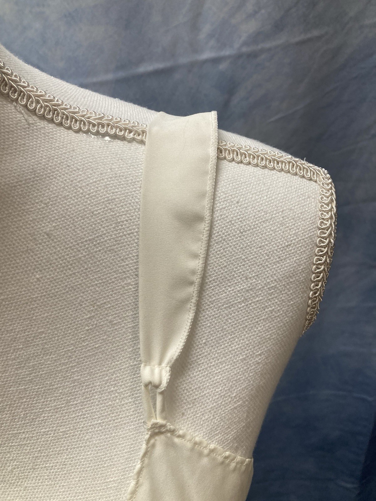 Vintage 1970s Women’s Vanity Fair Ivory Sleeveless Ankle Length Nightgown Size34
