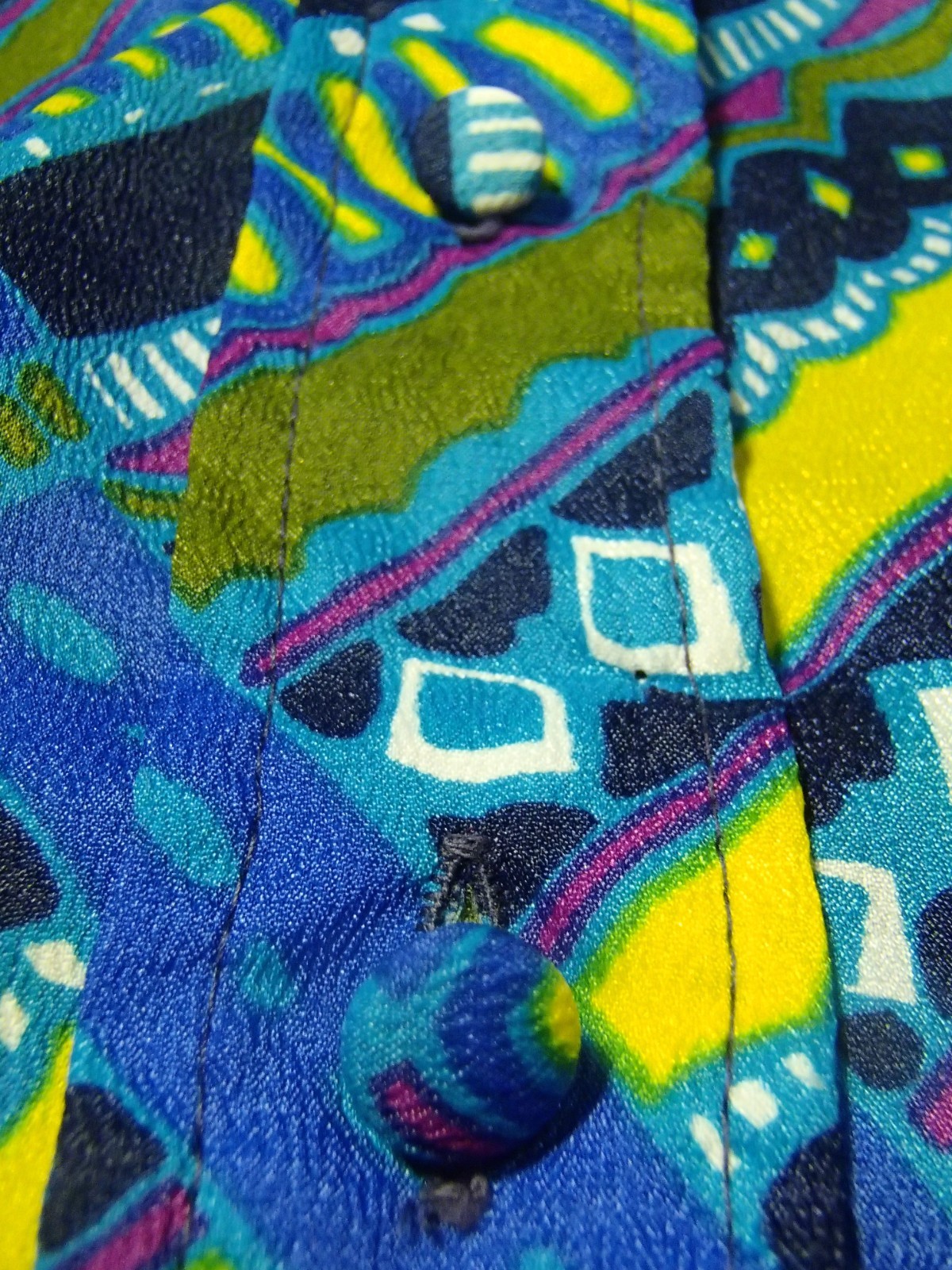 vtg 60s PSYCHEDELIC PRINT dress dagger collar crepe fabric covered buttons Large