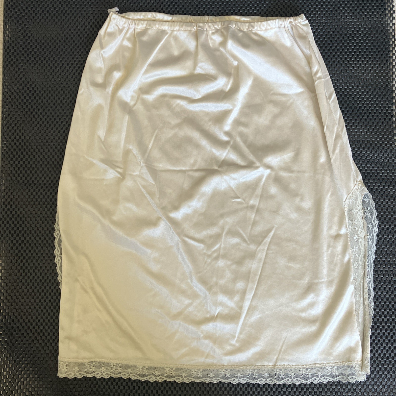 Vintage Greenco Maid Ivory Lace Trimmed w/ Side Slit Half Slip Sz S