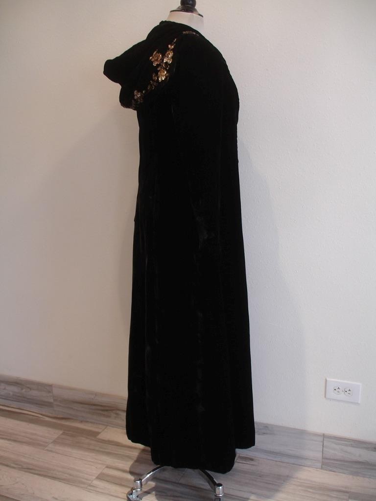 Women’s XS Vtg 1900’s Black Velvet Hooded Beaded Cloak Cape Opera Long Victorian