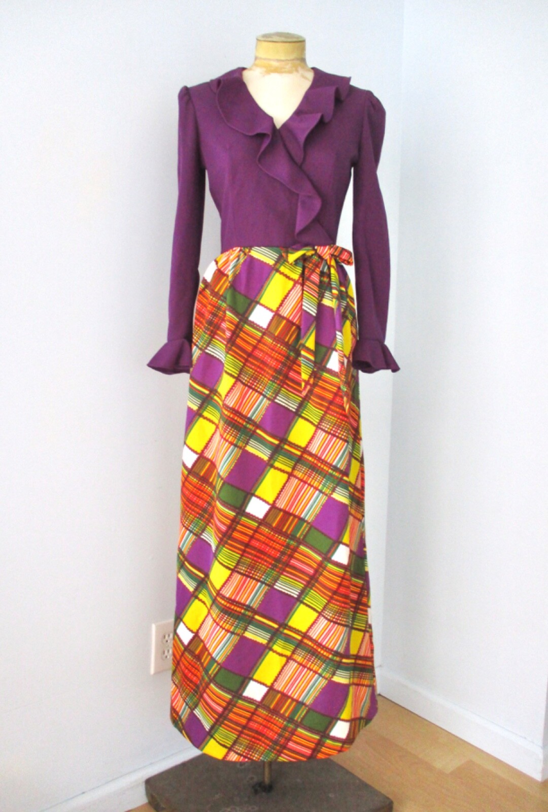 Vtg 70s Gay Gibson purple yellow red plaid poly knit hostess maxi dress bow XS/S