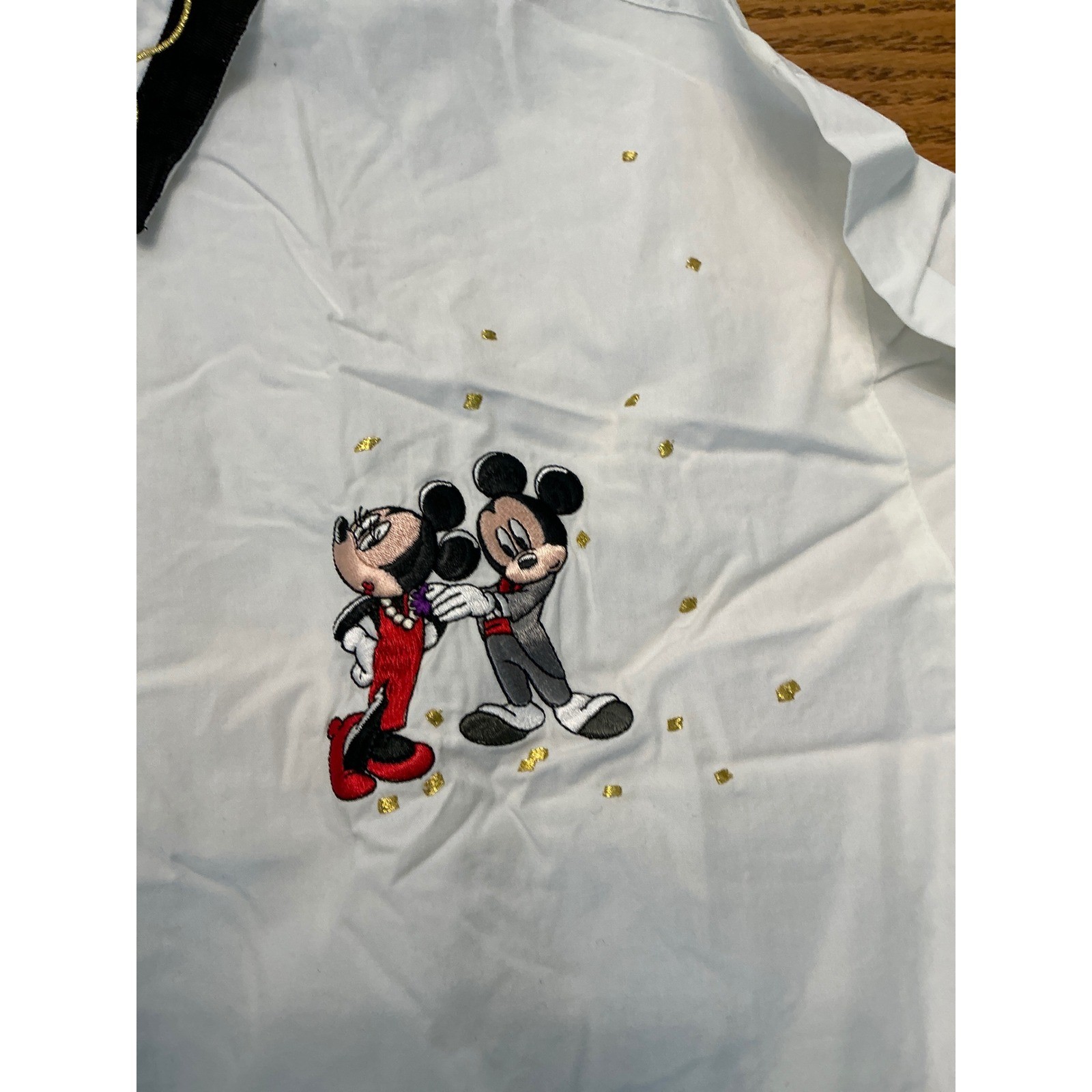 Vintage Disney Store Mickey Minnie Donald Daisy Embroidered Button Down Shirt L
