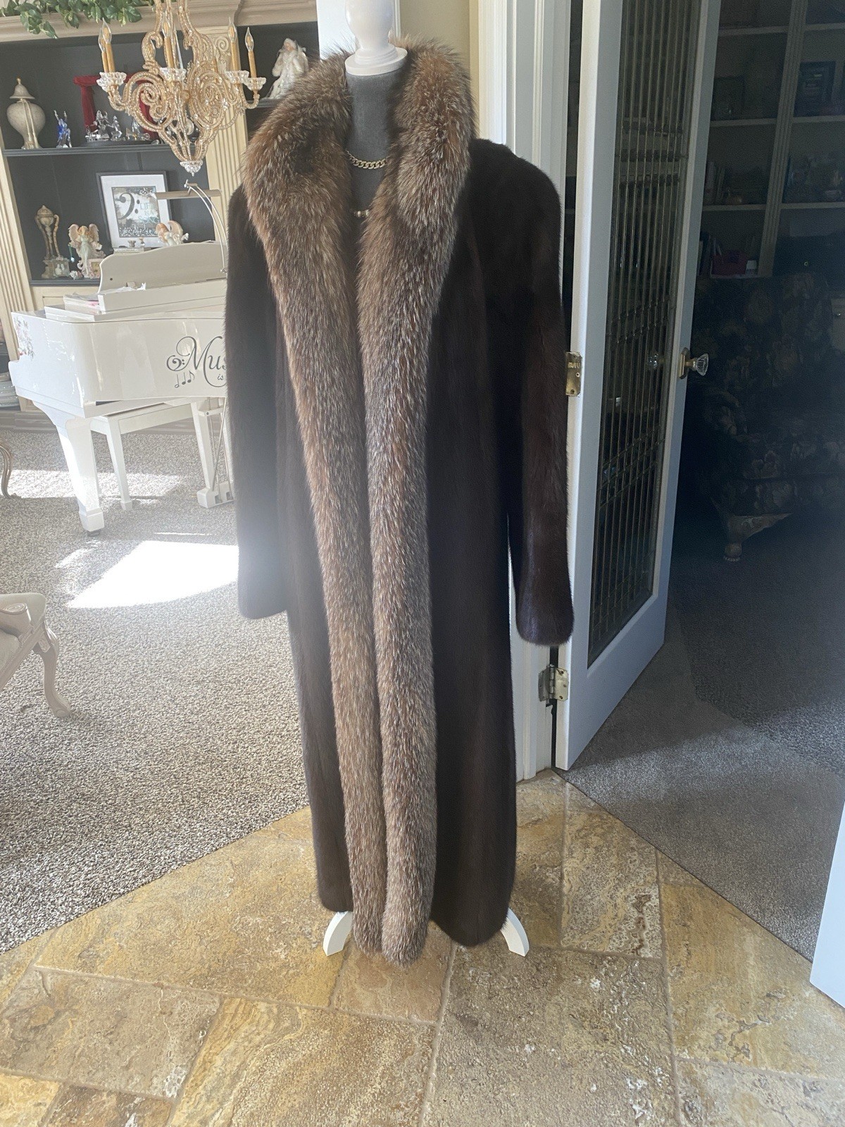 Luxurious Designer Full Length Mink Coat W/Crystal Fox Tuxedo Front Med/Small
