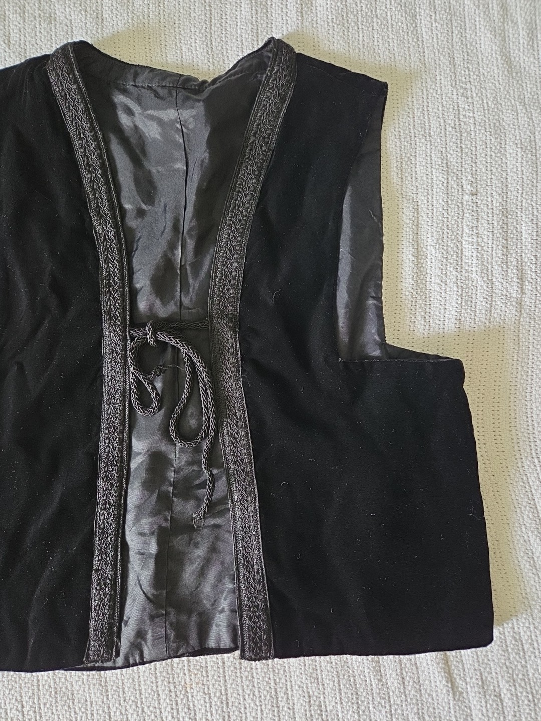Vintage Women’s Courtwell Black Velvet Vest Size Small Tie Front Closure