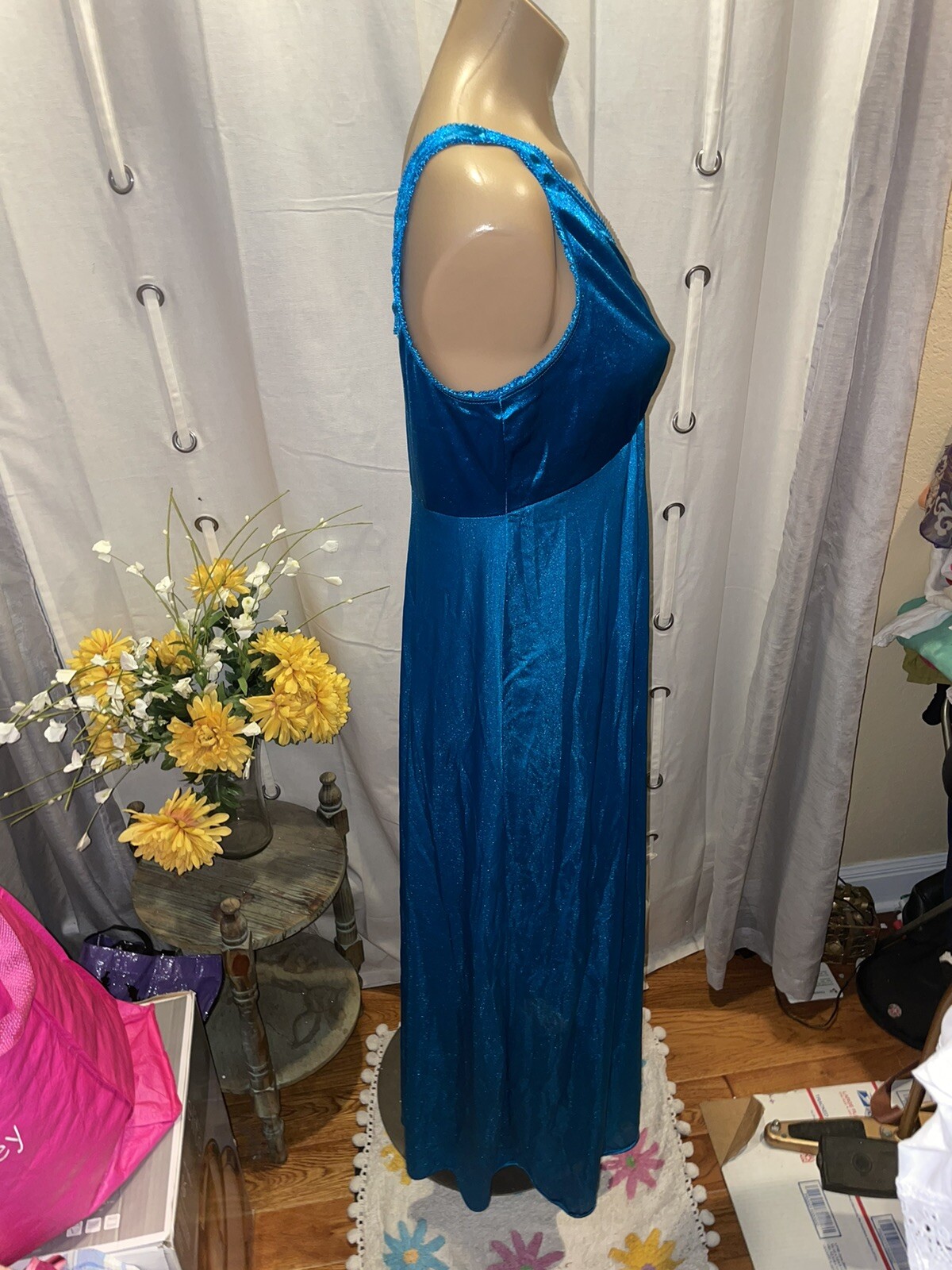 VTG Vassarette Silky Soft Nightgown Negligee Gown w/Rosette Blue Size M