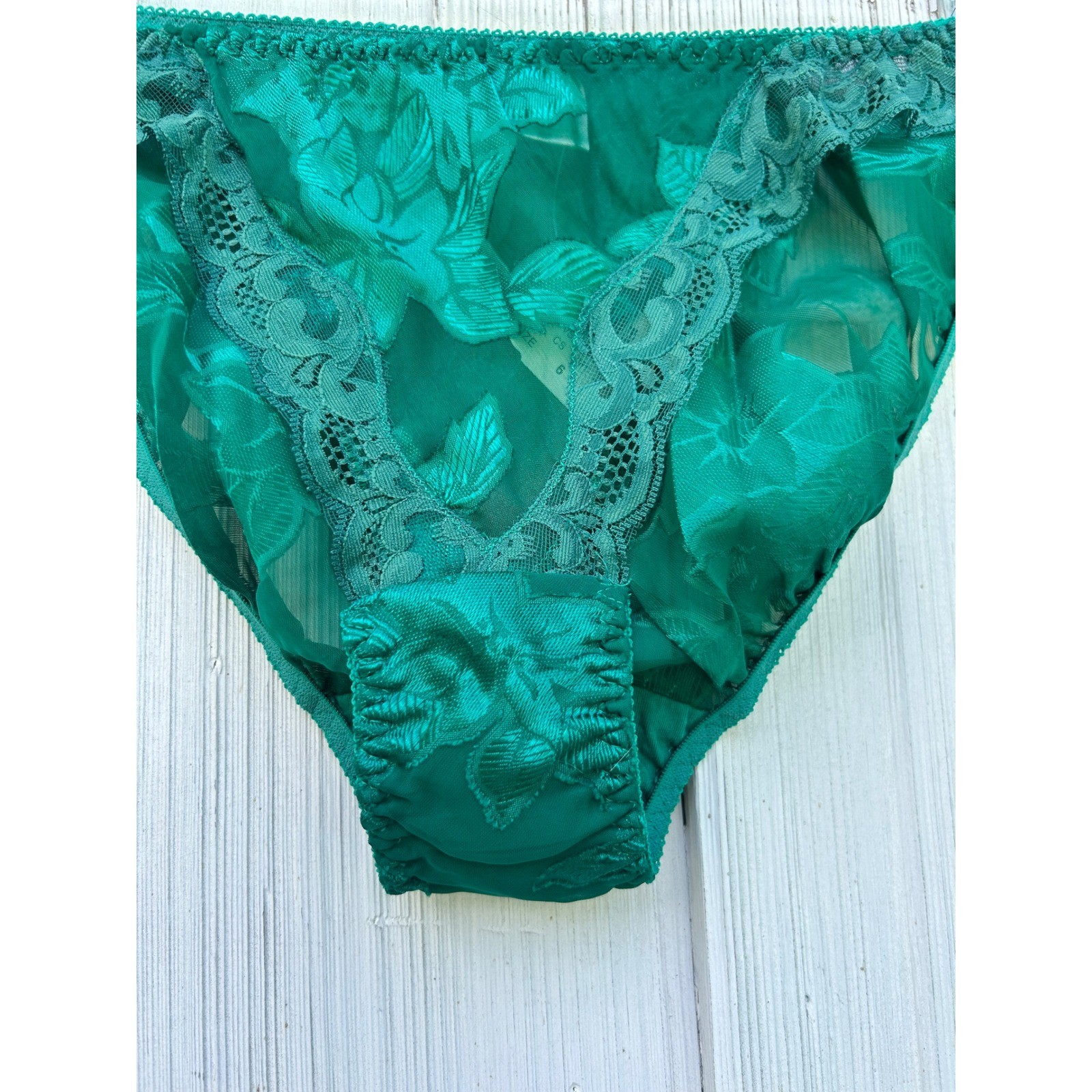 Victoria’s Secret Vintage Gold Label Emerald Green Floral Lace Panty Size M 6