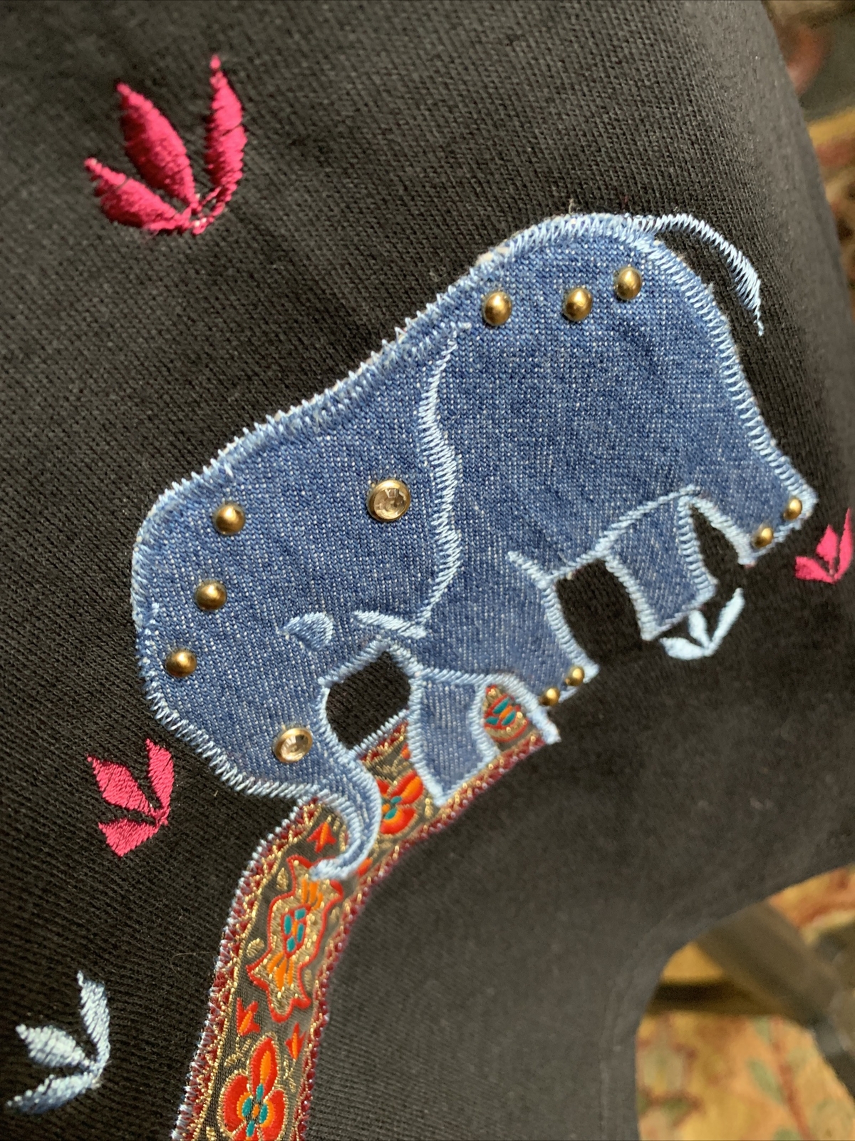Vintage 90’s Blue Elephants Black Tee Blue Denim Embroidered One Size L/XL 48”