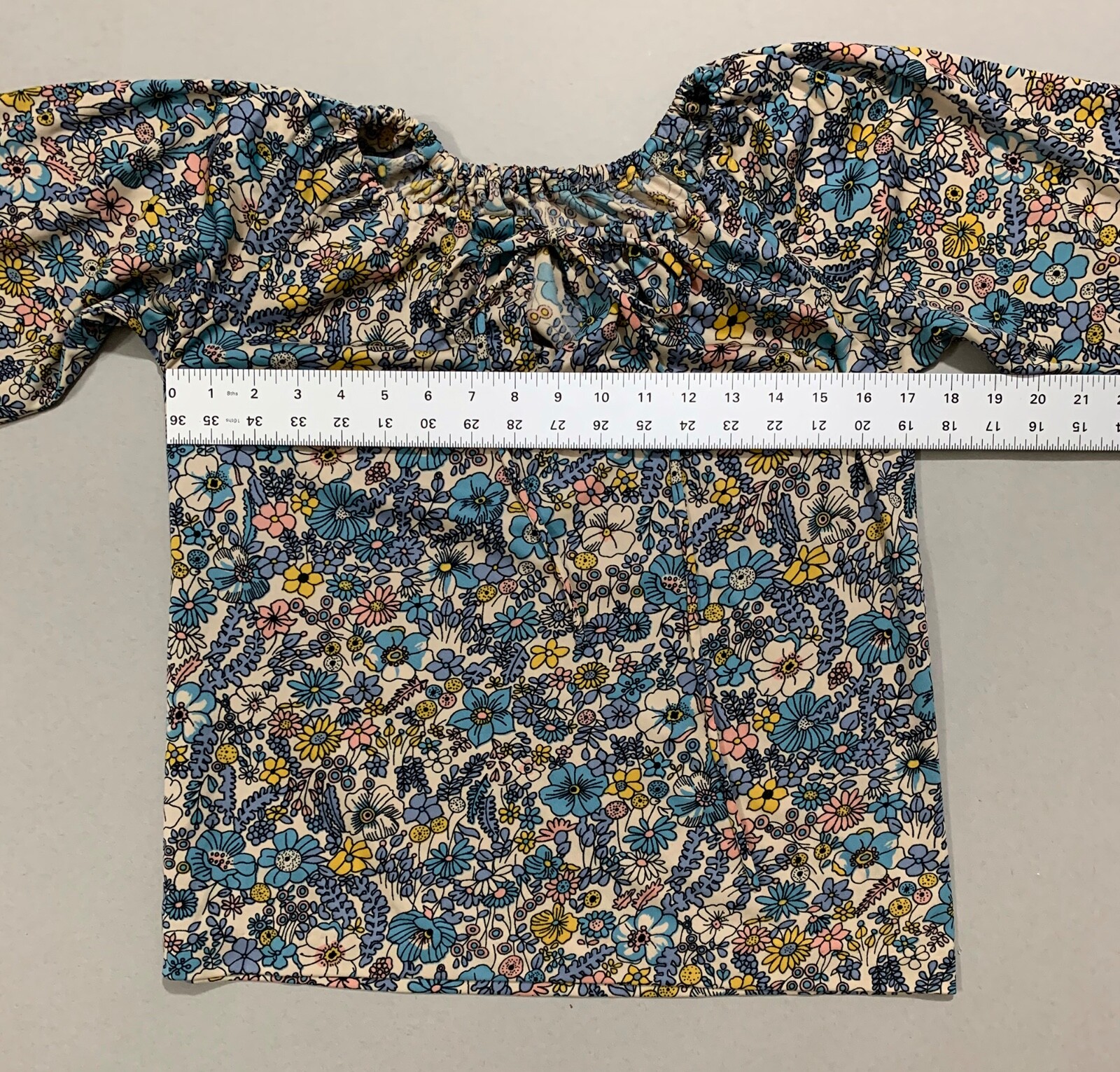 1970s Women’s „The House of Nu Mode” Floral Print Drawstring Top