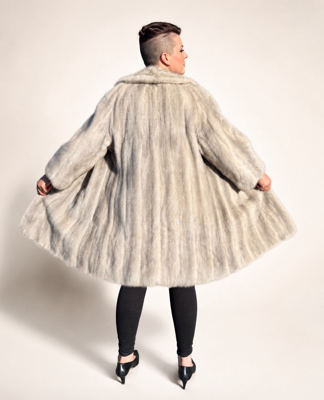 Richard Pels Cerulean Silver Blue Mink Fur Coat Pale Gray Satin Lining Soft M