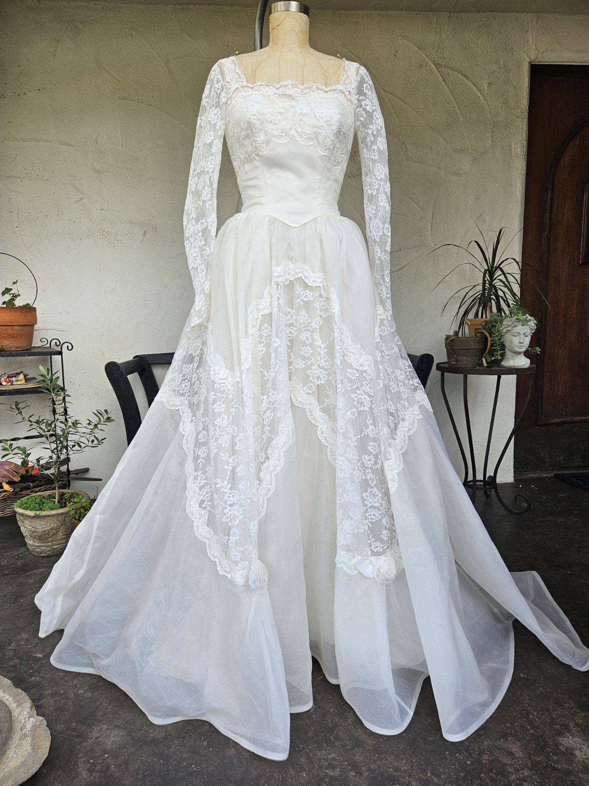 Vintage 1950s Silk Wedding Dress Cinderella Ballgown Lace Sleeves Basque Waist M