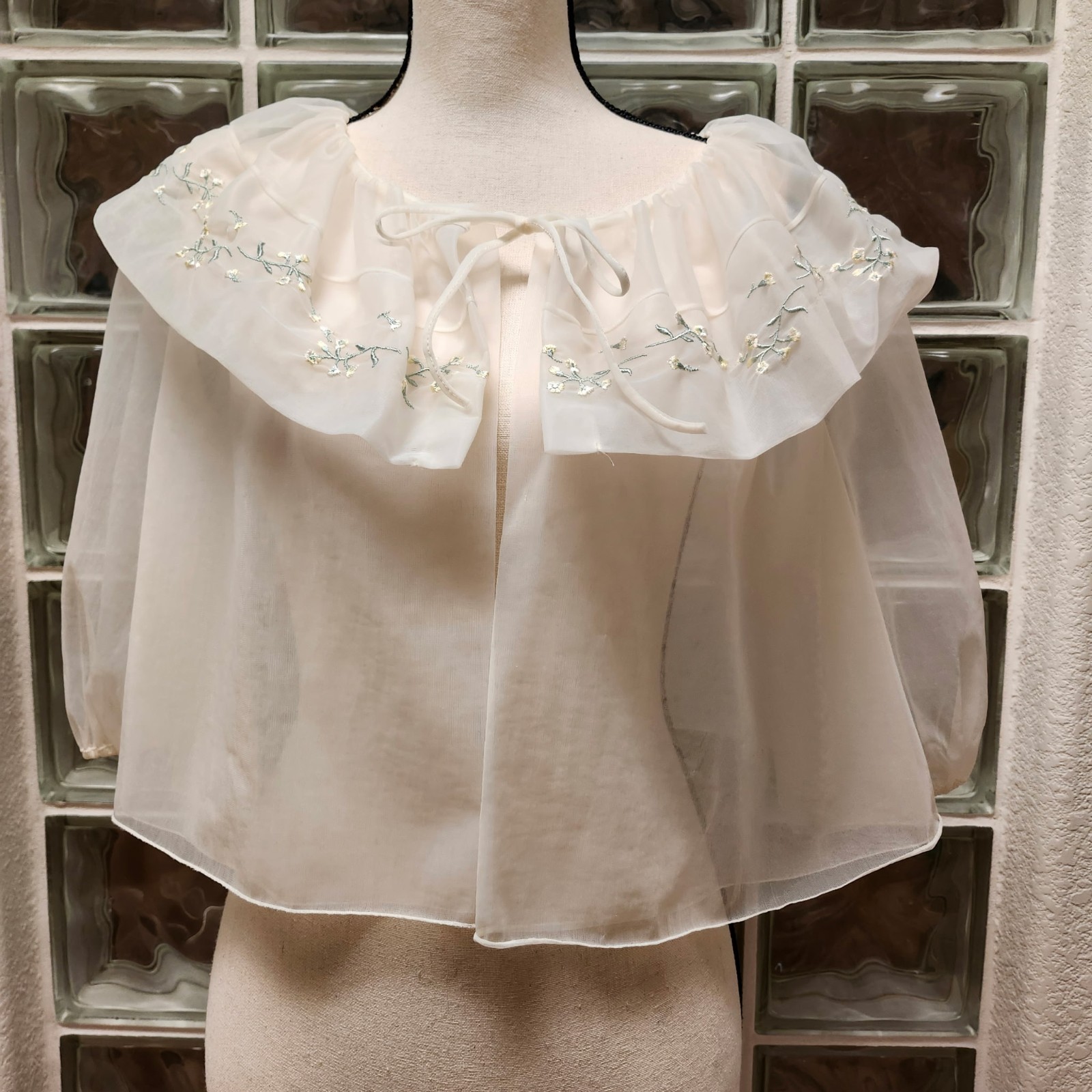 Vintage Vanity Fair Lingerie Bed Jacket Babydoll MED Shrug Embroidered USA