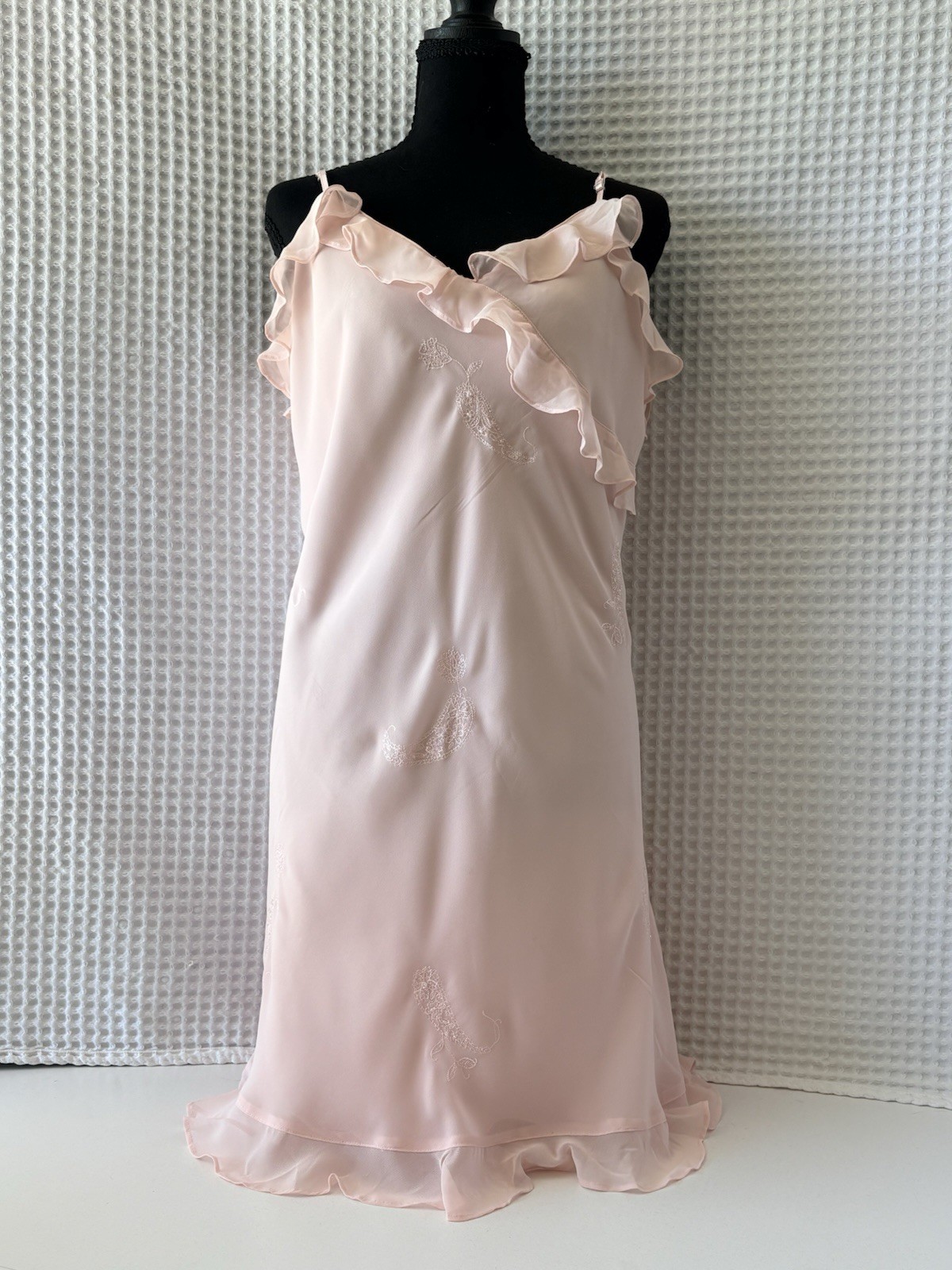 Vintage Y2K Valerie Stevens Soft Pink Slip Dress XL Embroidered Rose Coquette