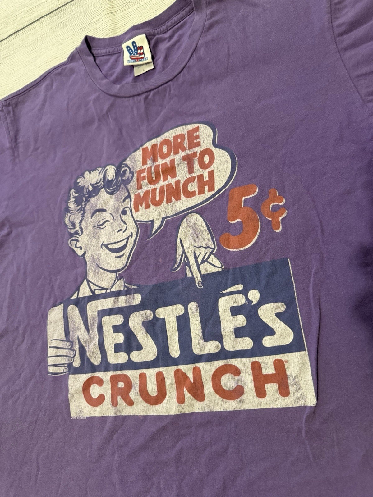 Junk Food Nestle Crunch Graphic T Shirt Size Large Purple Retro Kidcore 2010 HTF