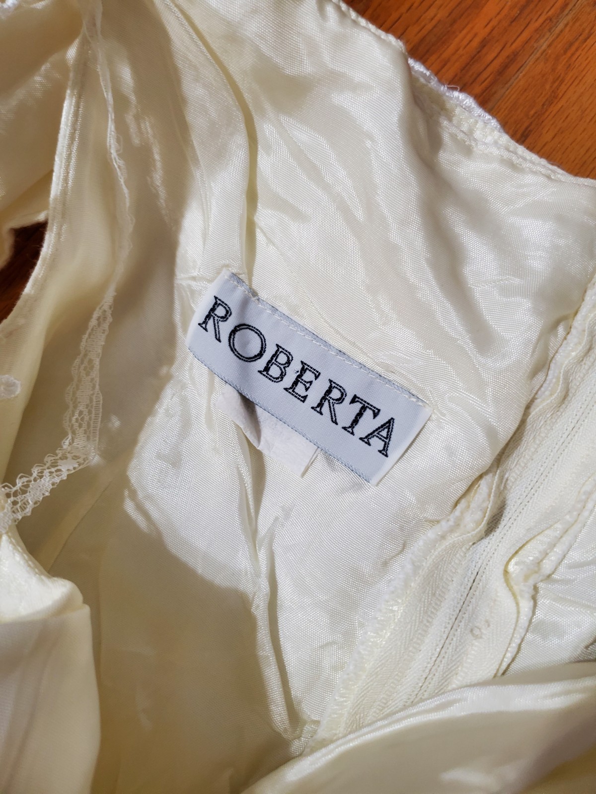 Vintage Roberta Ivory Beaded And Lace Fitted Wedding Formal Dress Size 9/10