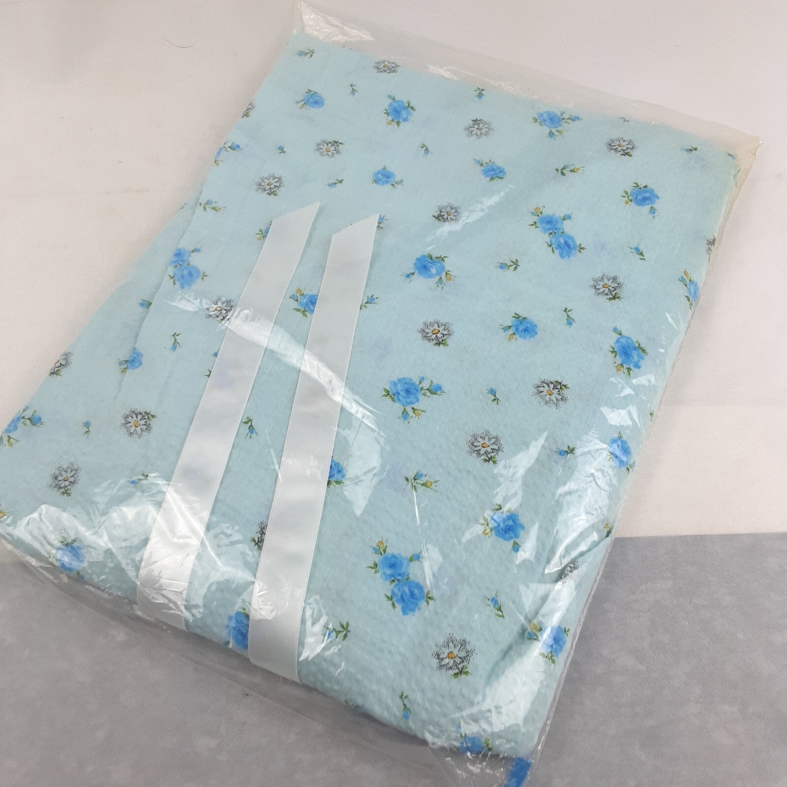 Vintage Women’s Ideal Lady Full Length Gown Pajamas Size 42 (L) Blue Flowers