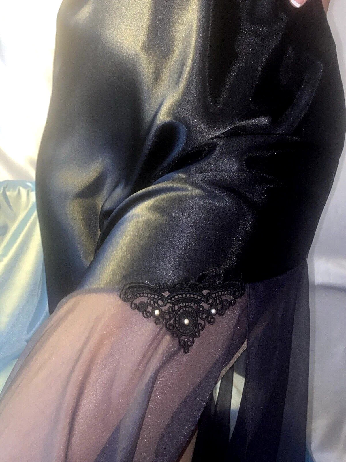 VTG SATIN LIQUID SHINY DRAPE NWT 80S NEGLIGEE HOLLYWOOD GLITZ M EMBELLISHED
