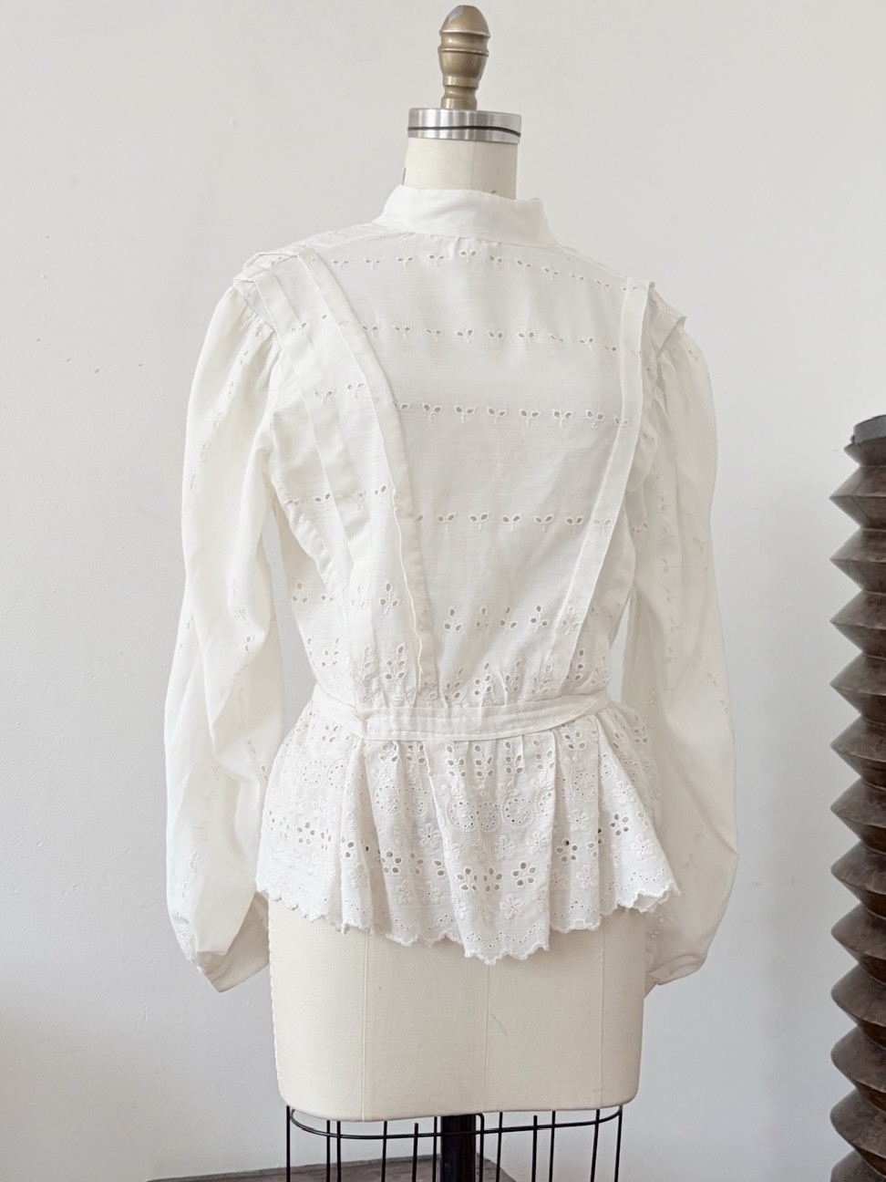 Antique 1910s Edwardian White Cotton Eyelet Blouse Hand Sewn Shell Button Peplum
