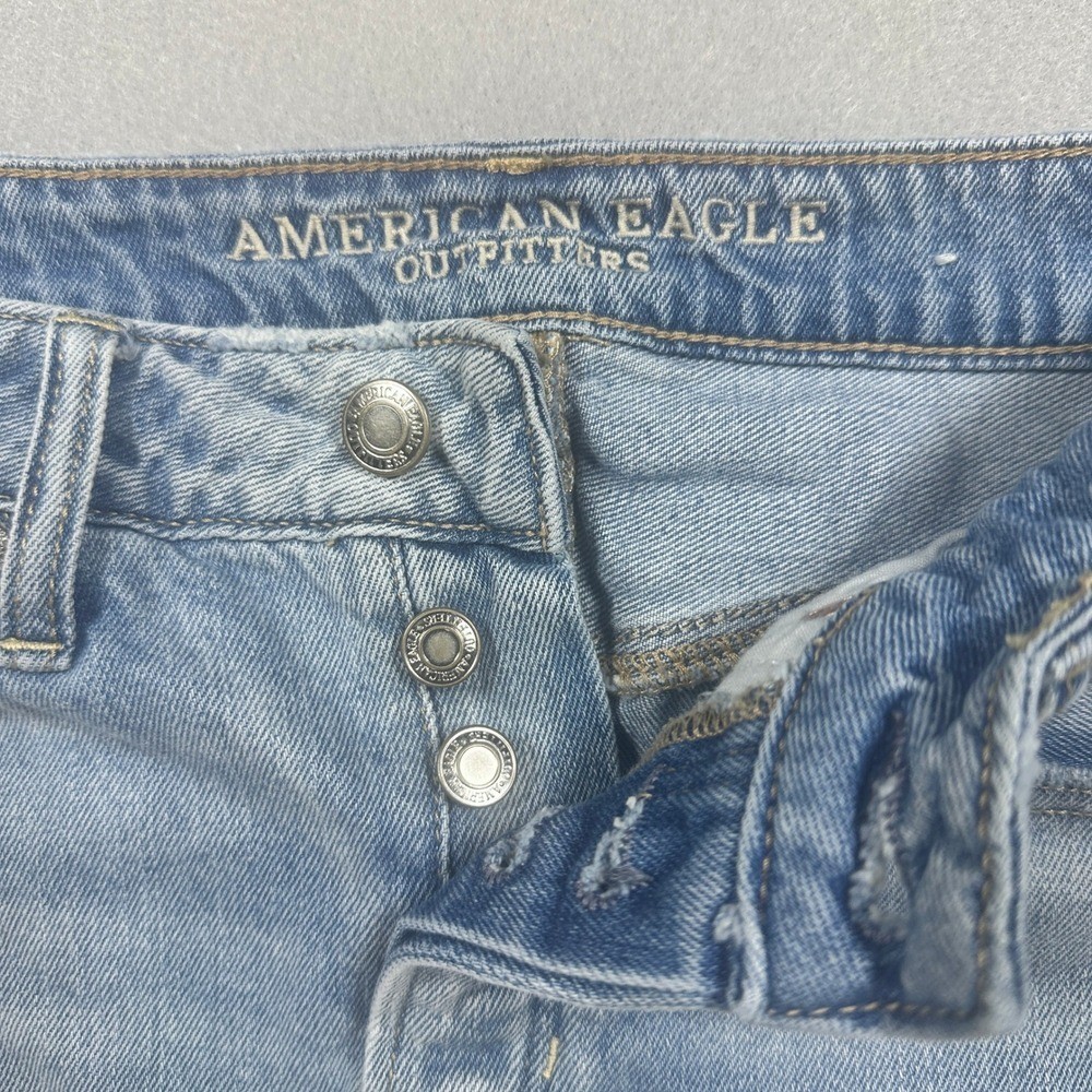 American Eagle Distressed Denim Mini Skirt Light Wash Frayed Hem Button Fly 28