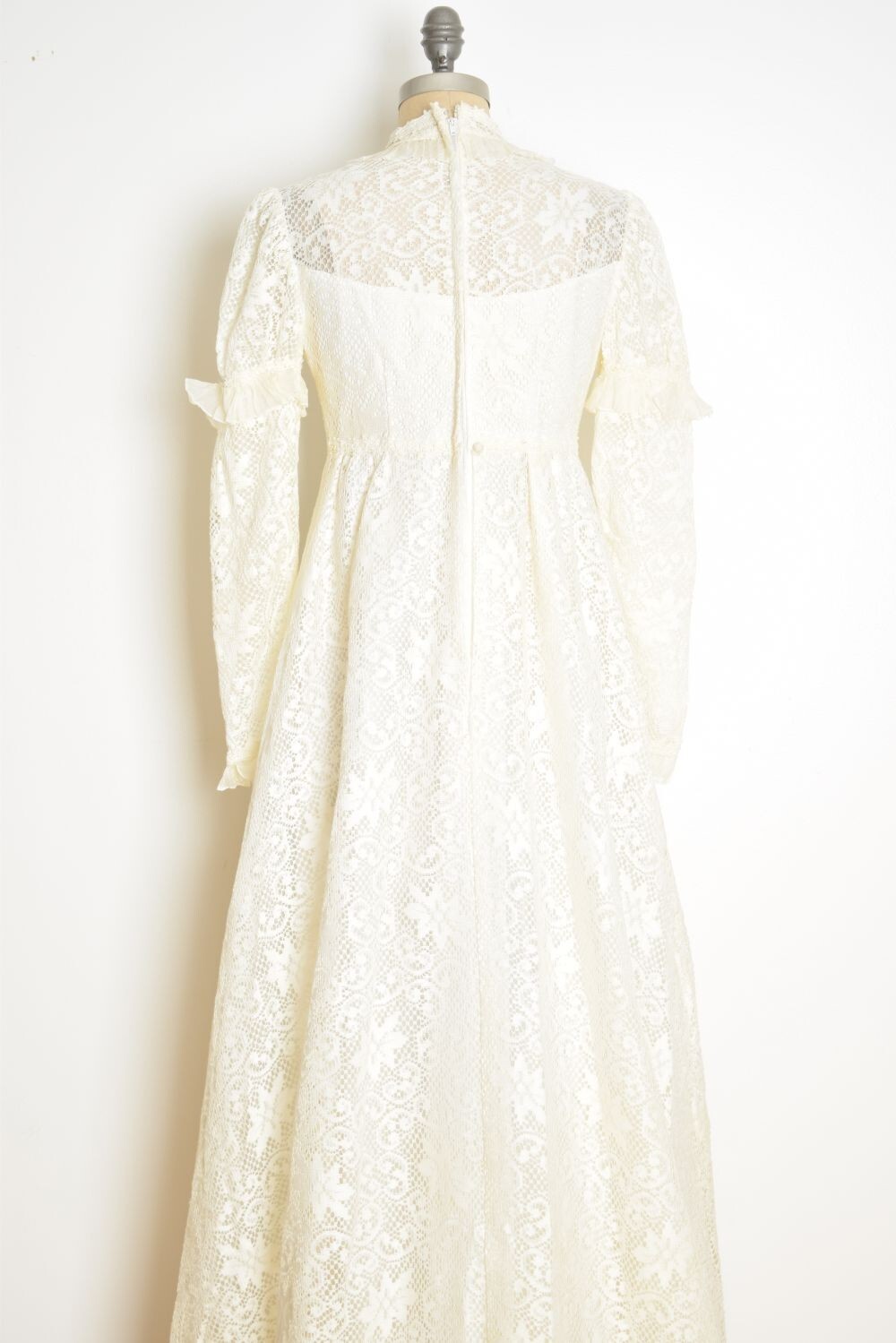 vintage 60s wedding dress cream crochet lace regency juliet gown puff sleeve S