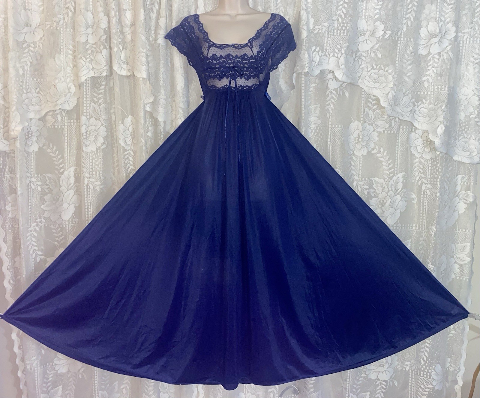 VTG Rare M L OLGA Midnight Blue Full Sweep Nylon Nightgown w Inset Lace Top 9659
