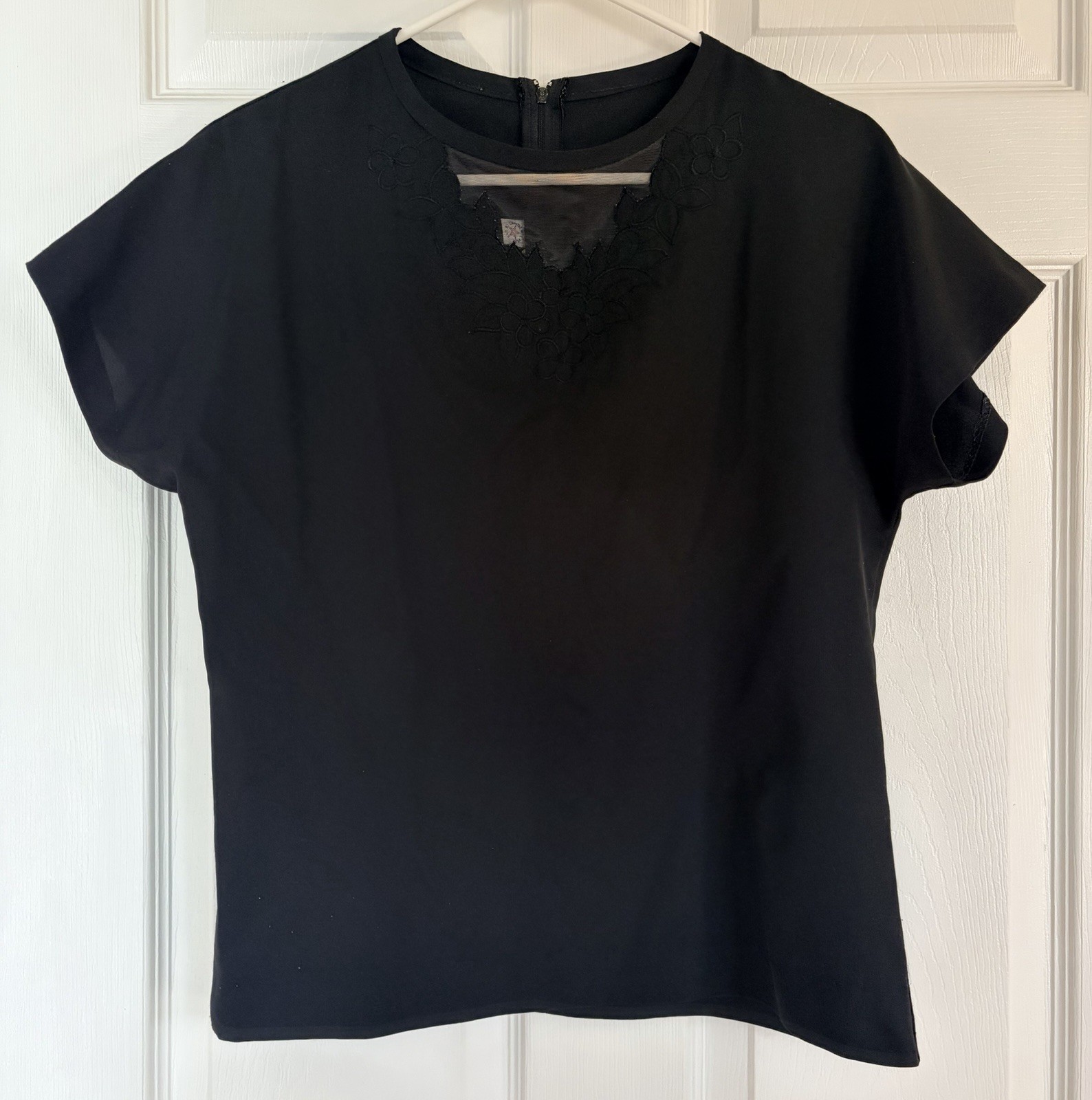 Vtg Donovan-Galvani Of Dallas M Black Silky Top/Sheer Neck/Embroidery/ Back Zip