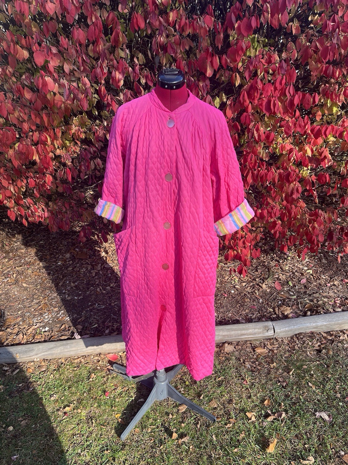 Vintage 1960s Loungees Hot Pink! Barbie Style Quilted Robe Rainbow Lining