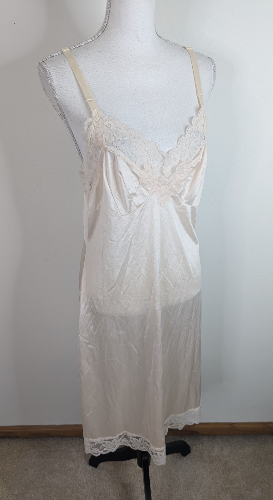 Vintage Fair Lace Nude Silky Nylon Dress Slip Nightgown 38 Tall D2S