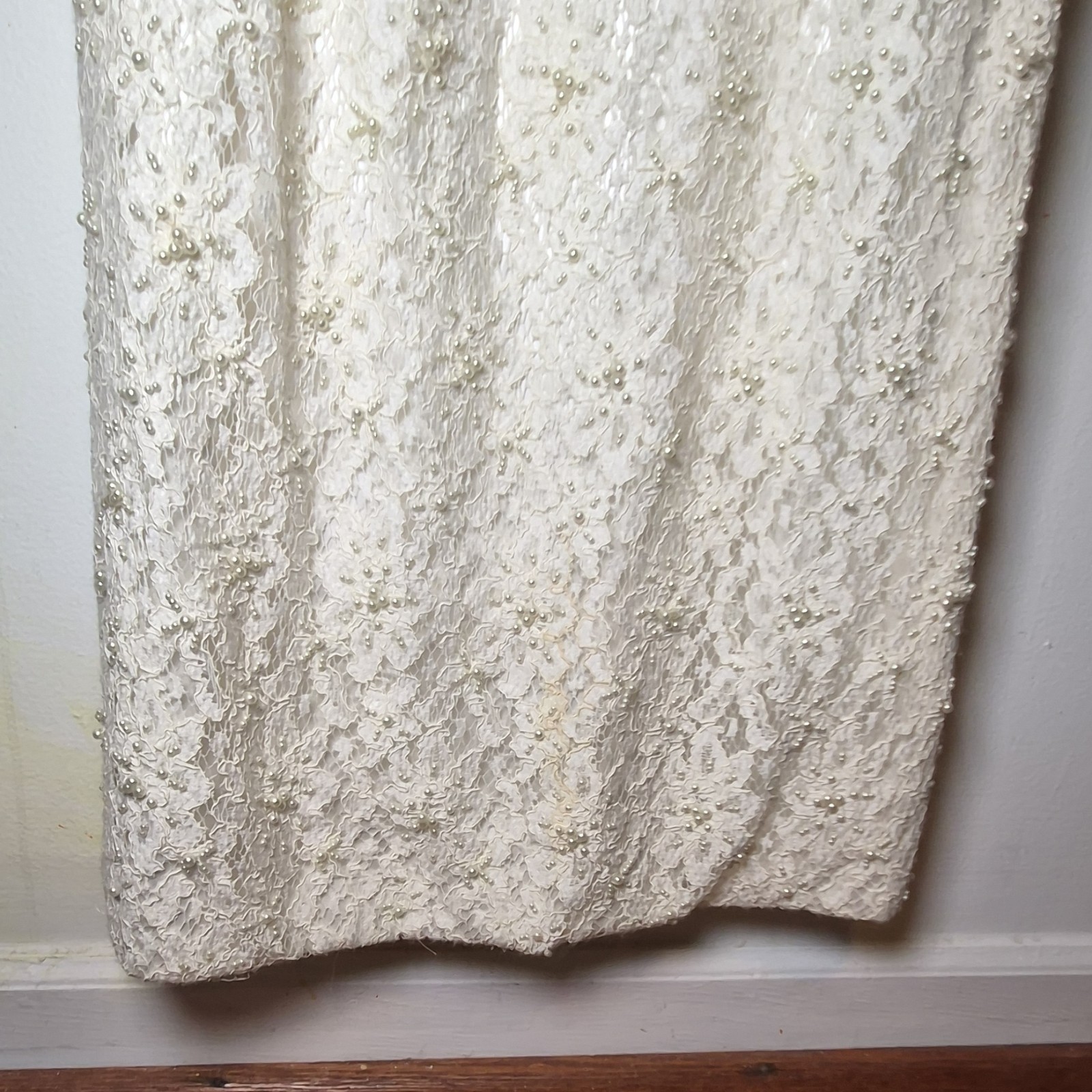 St. Tropez White Beaded Lace Vintage Dress Size 6 Davids Bridal