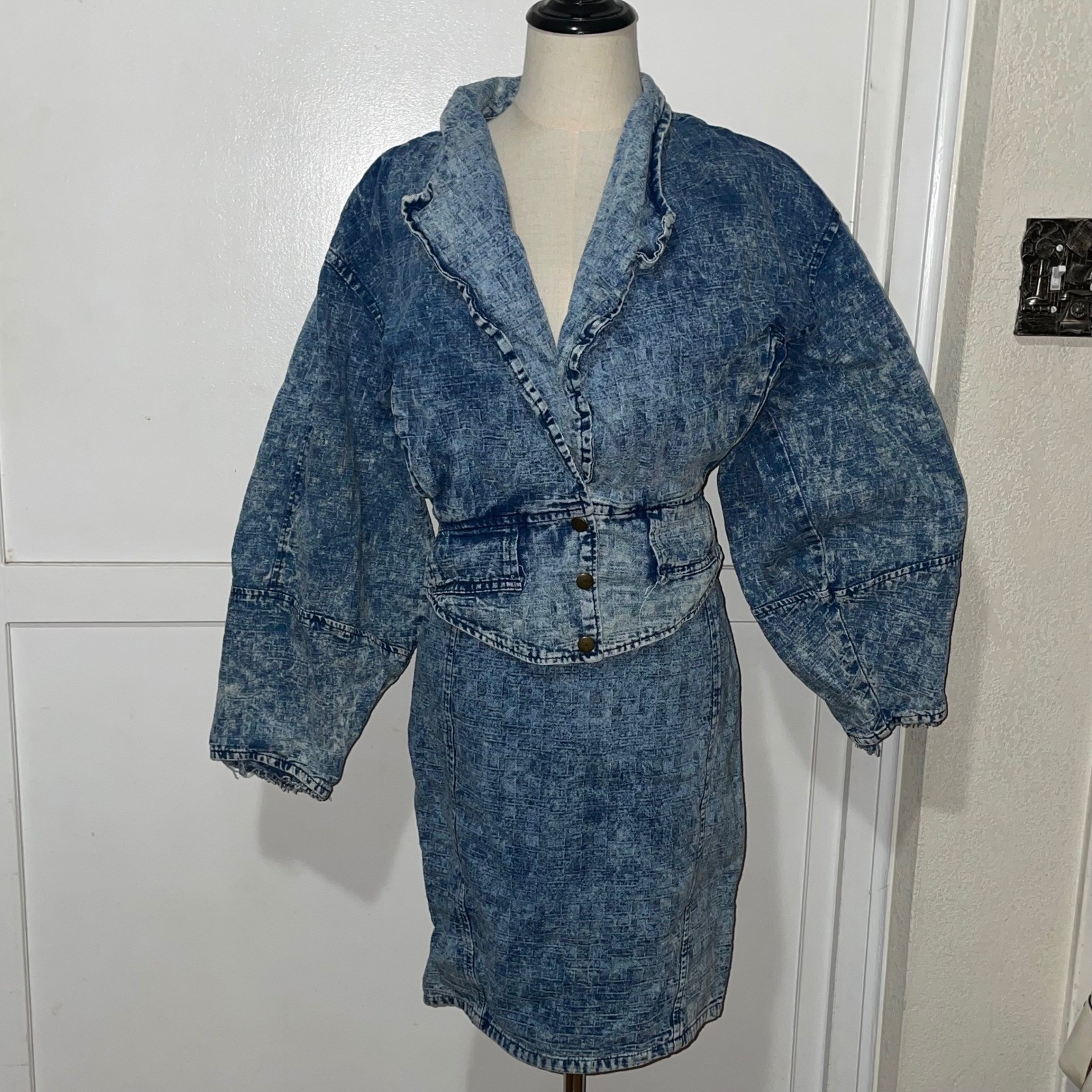 80s Paris Blues Acid Wash Denim 2 pc skirt & jacket Talon 42 Zip Puff Sleeve