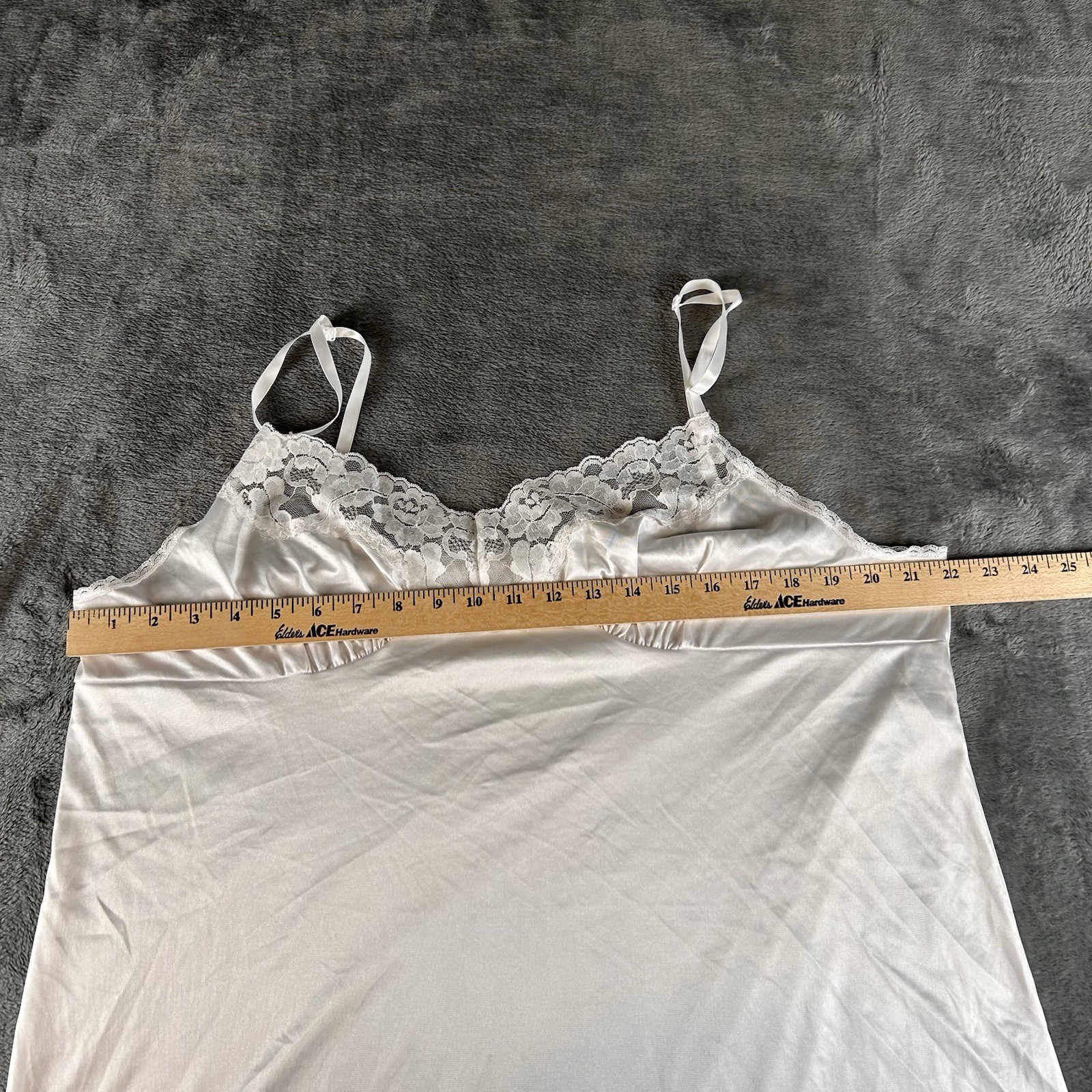 VASSARETTE Size 28″ 44/50 White Nylon Floral Lace Adjustable Strap Slip Dress