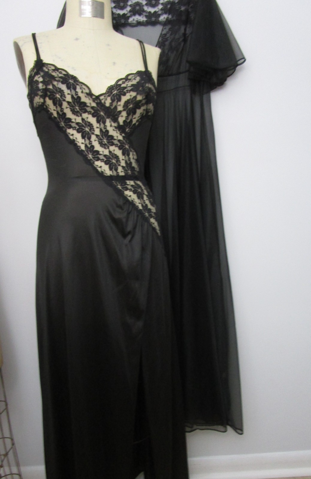 S Black Val Mode Peignoir Set Night Gown Robe Vintage Huge Sweep