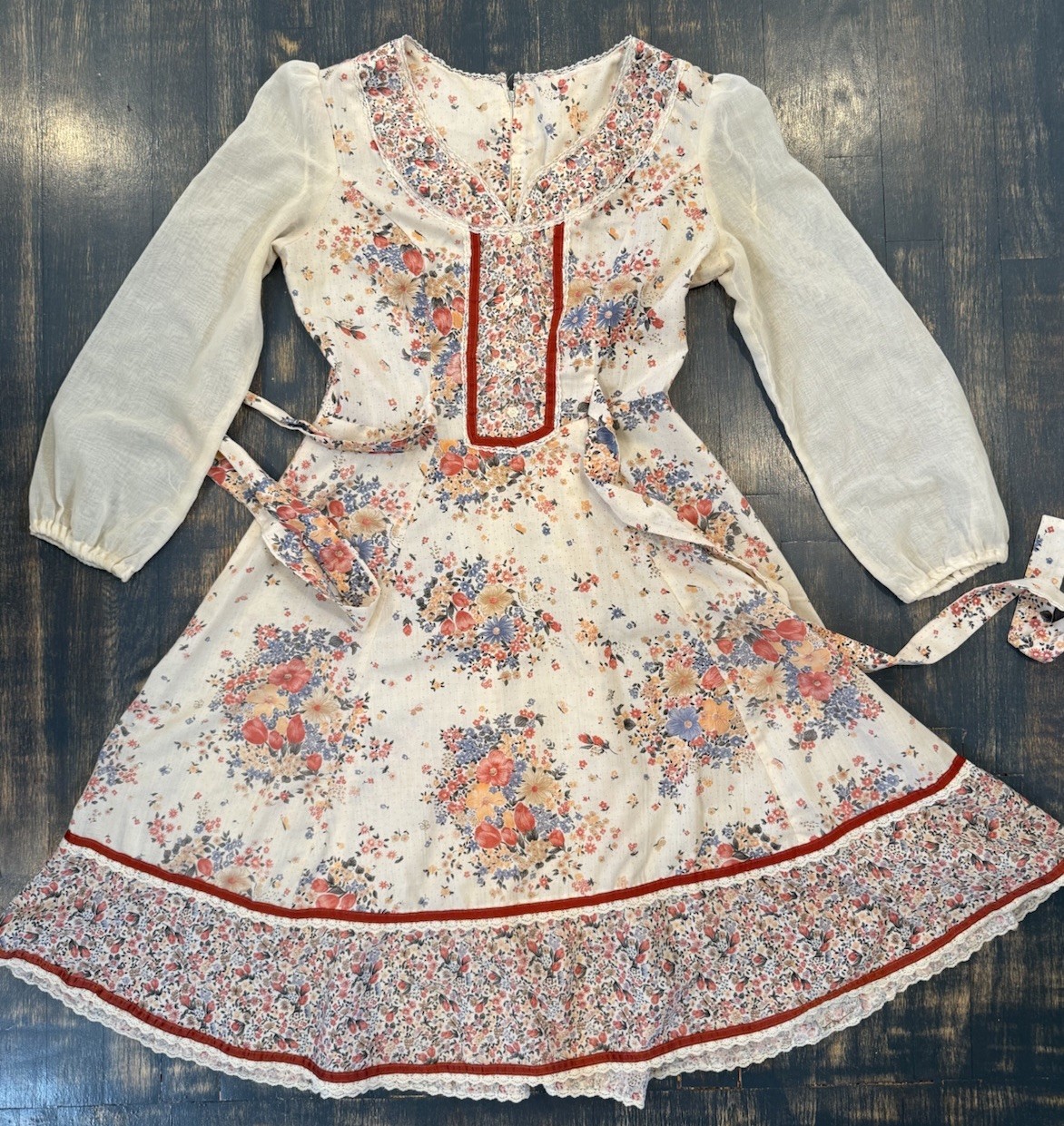Beautiful 1970s Vintage Prairie Hippie Bohemian Summer Dress S/M Floral