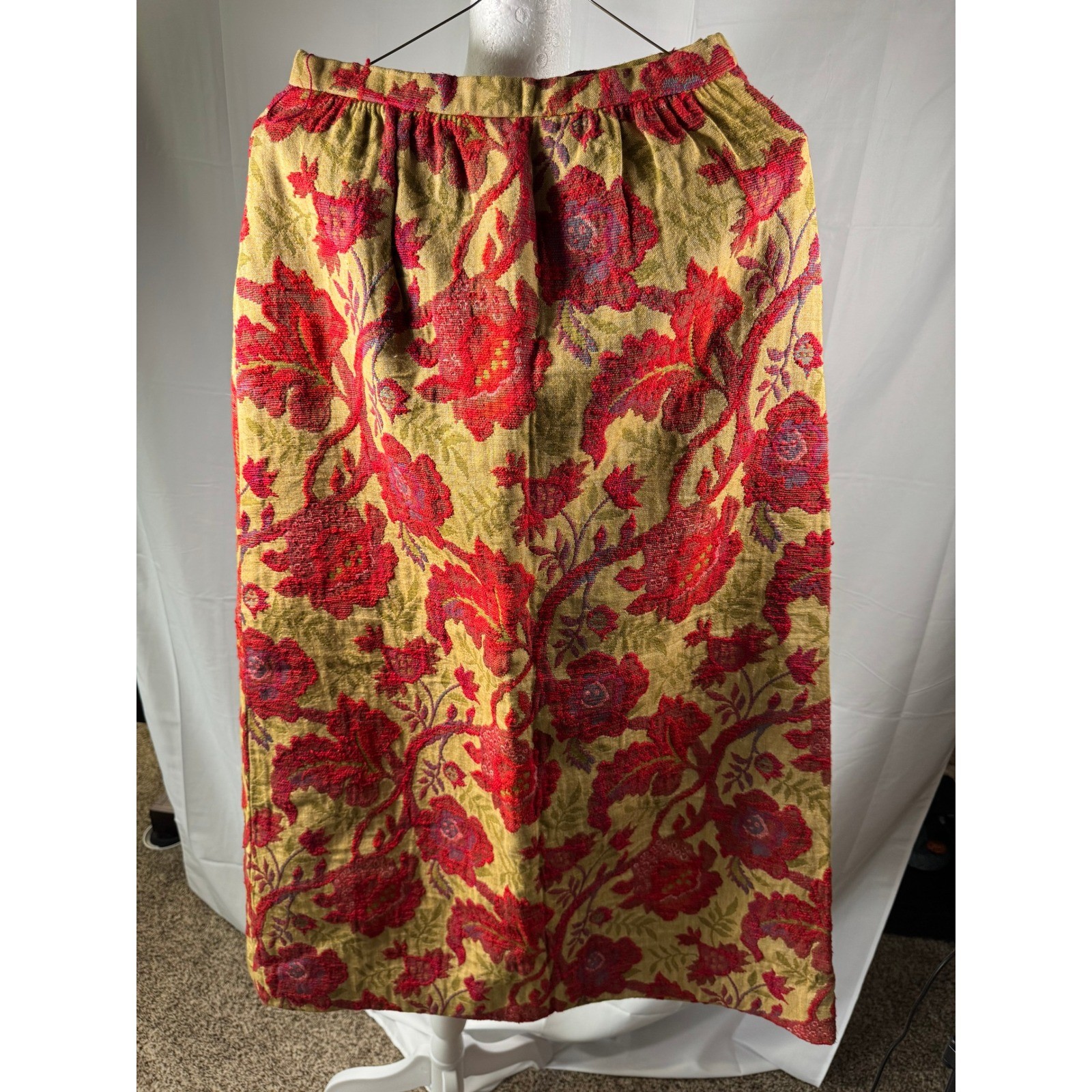 Vintage Nelly de Grab New York Floral Tapestry Skirt Size 10 Red Gold