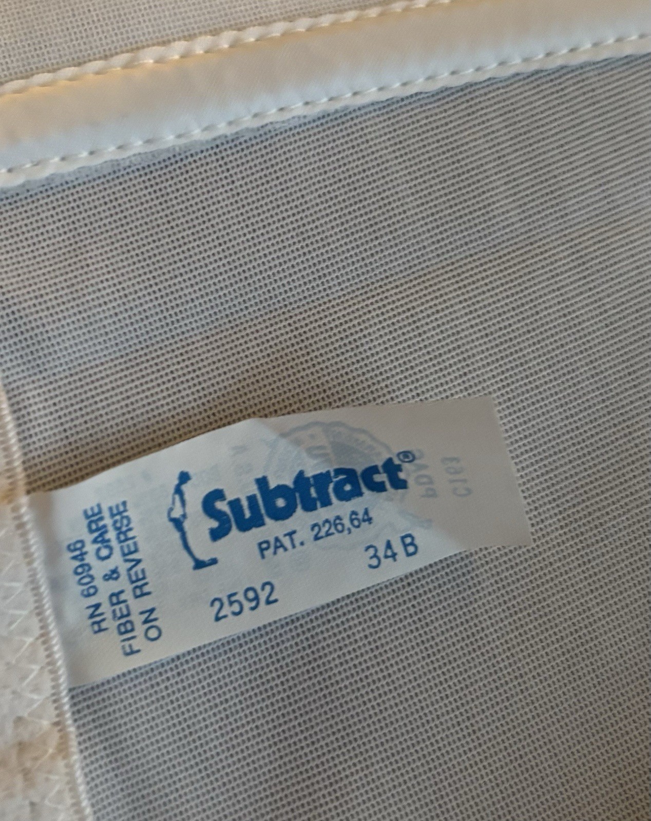 Subtract White Bra Boned Adjustable Straps Vintage NWT 34 B