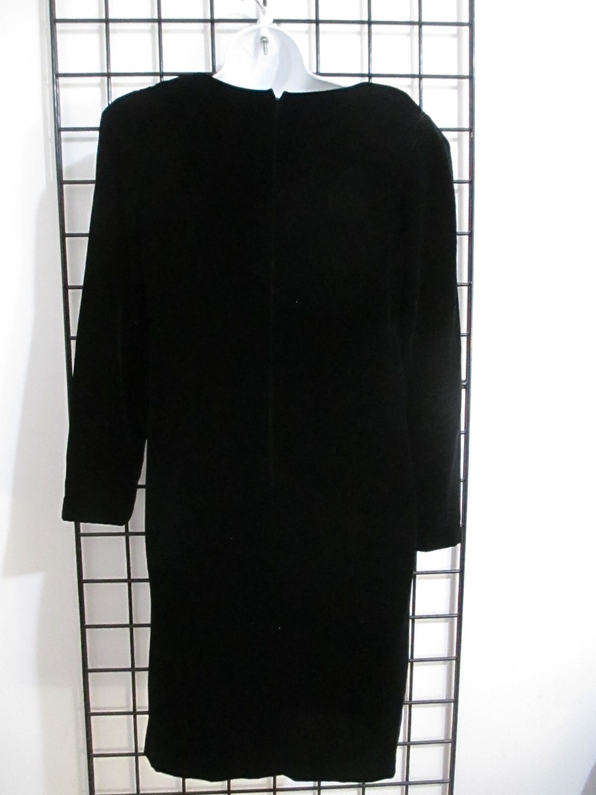 VINTAGE HALSTON III / HONG KONG 🌸 SIZE 6==BLACK / VELVET / LONG SLEEVE DRESS