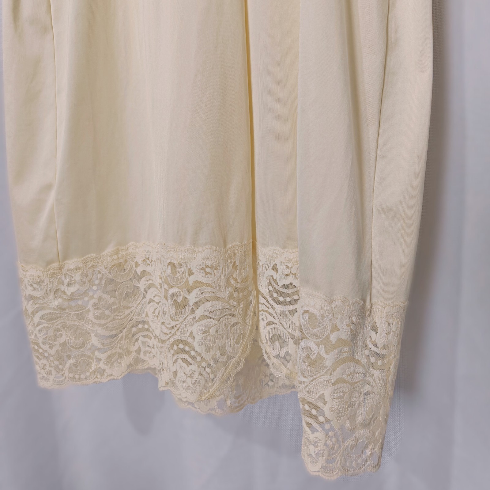 Vintage Lace Slip Dress Vanity Fair 36 Nylon Ivory Nude Floral Sheer Lingerie