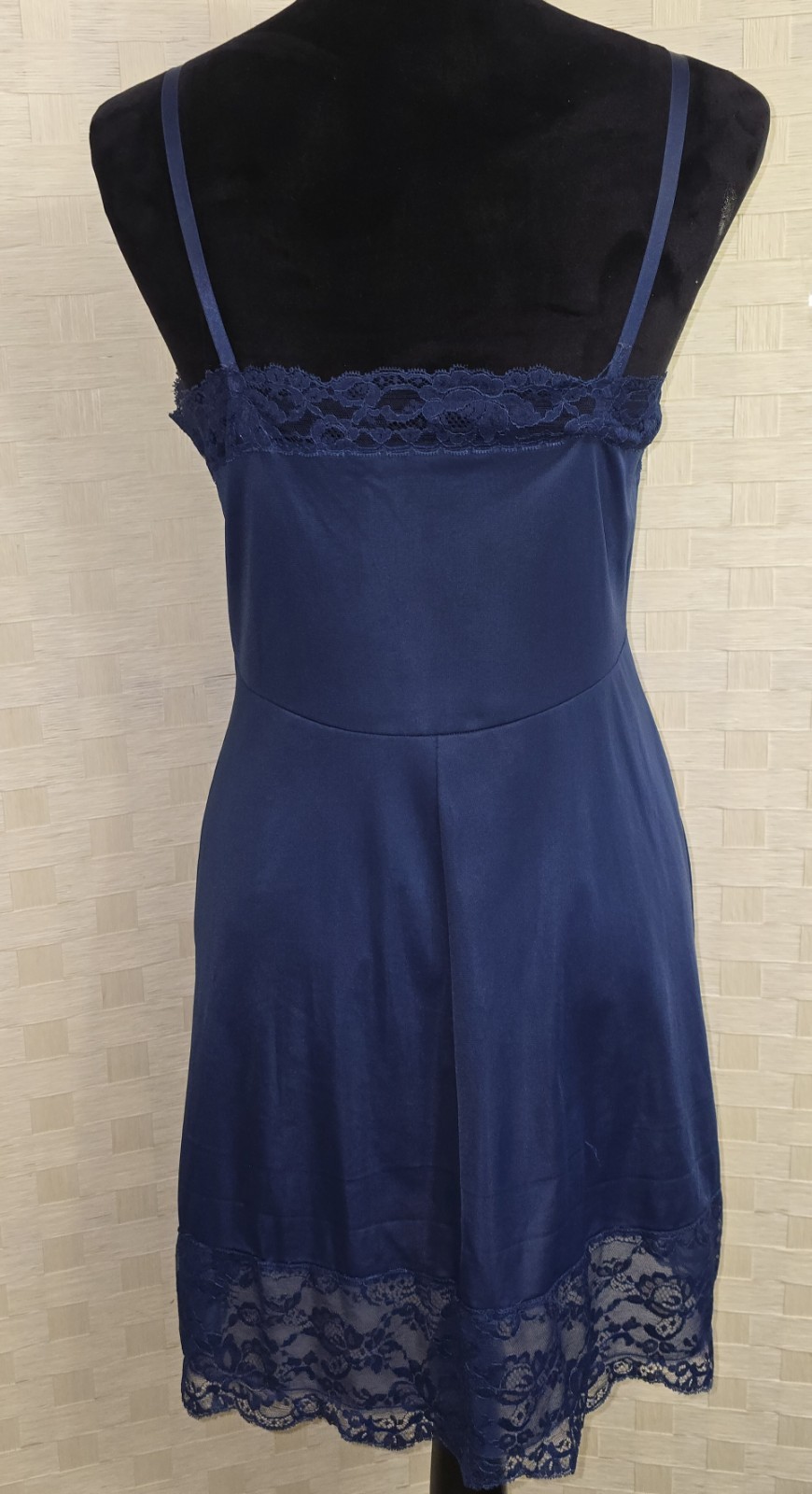 Vintage Vassarette Blue Full Slip Size 34 Lace Antron III Nylon Munsingwear 70s