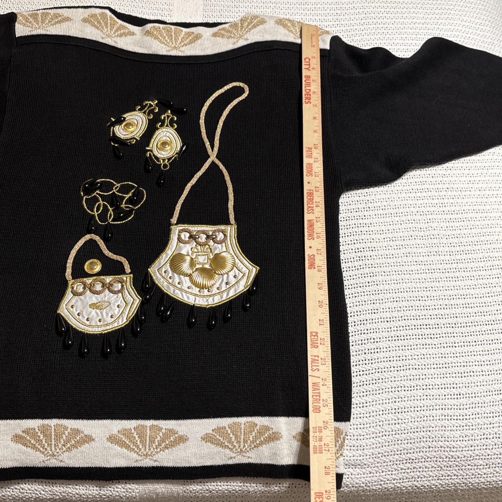 Vintage 80s Sandylo Sweater Great Condition. Black White Gold. ￼