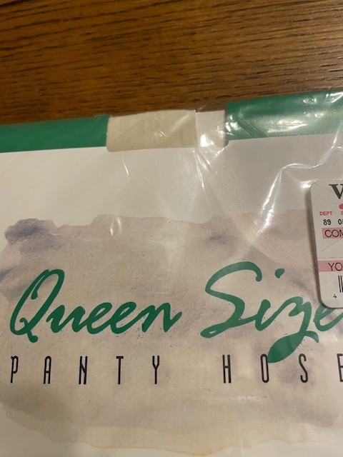 Queen Size Panty Hose Ivory Color Style 289 – 3X-4X (5’5″-6’0″ 175-255 lbs.) NEW