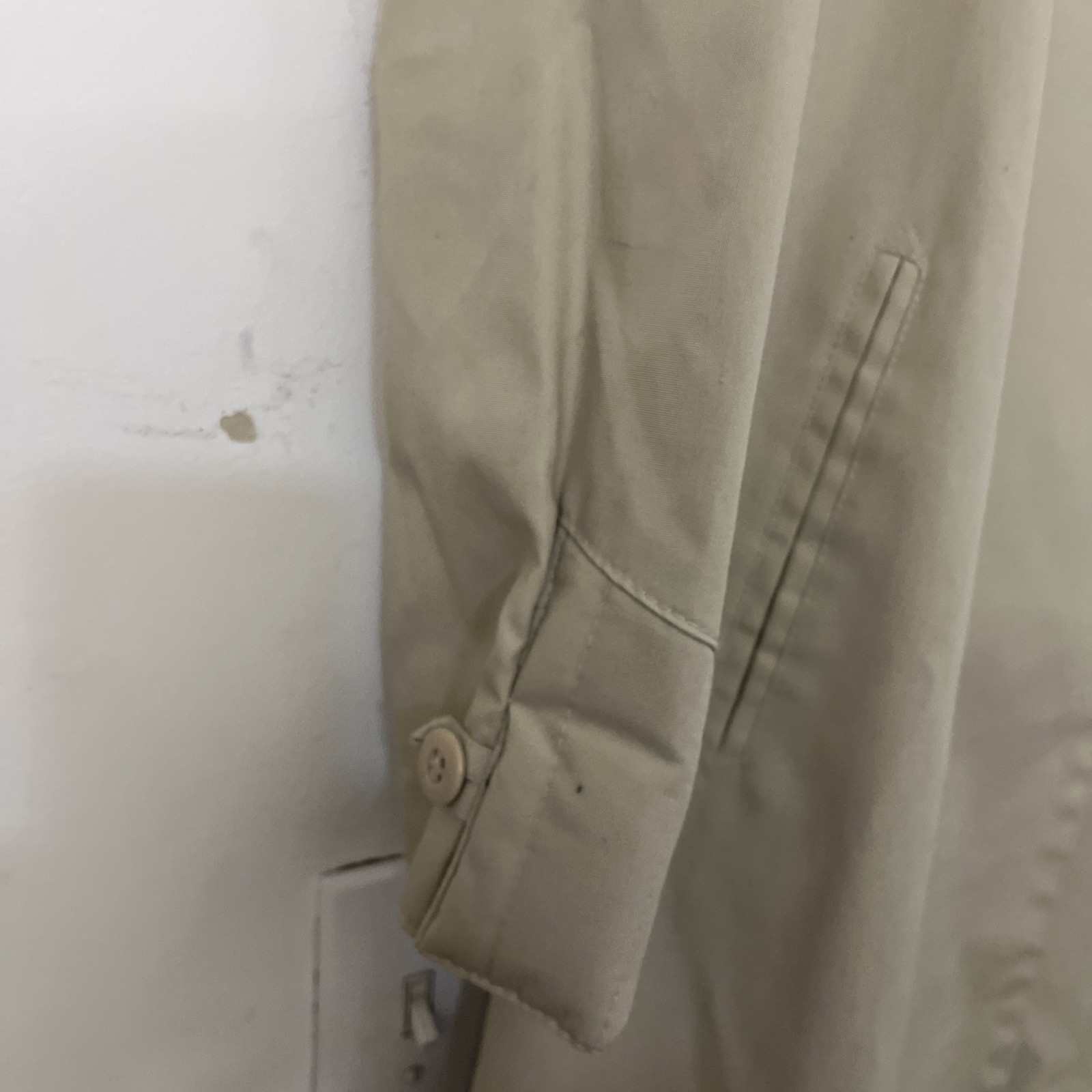 Vintage Woman’s Trench Coat belted Light weight. Very Nice Soft Fabric