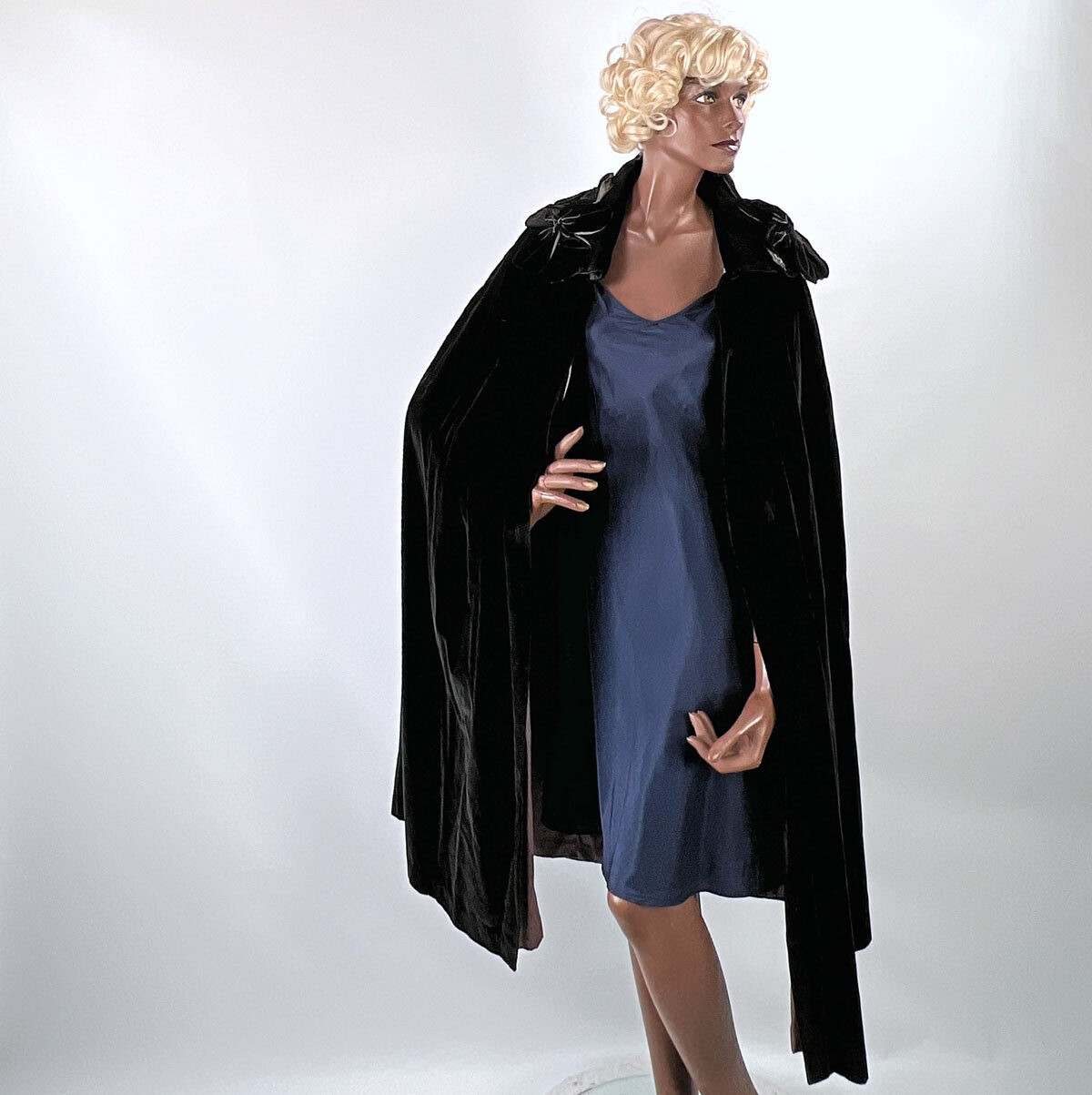 Vintage 20s Evening Cape Silver Lamé Flower Collar Women’s Silk Velvet Cocoon Co