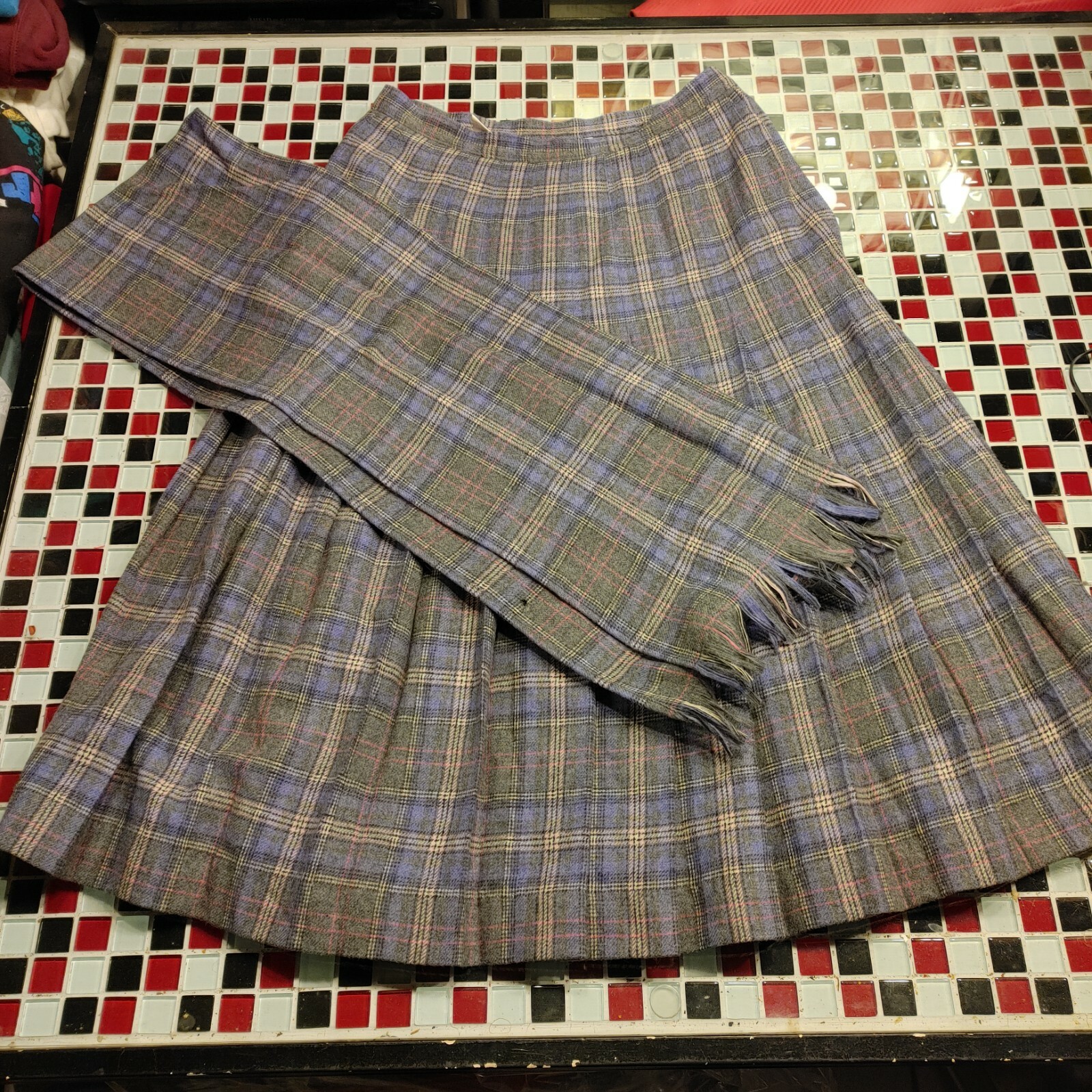 VTG 70’s Women’s PENDLETON ~ Sz 10 ~ Wool Plaid Check GREY BLUE PINK Scarf SKIRT