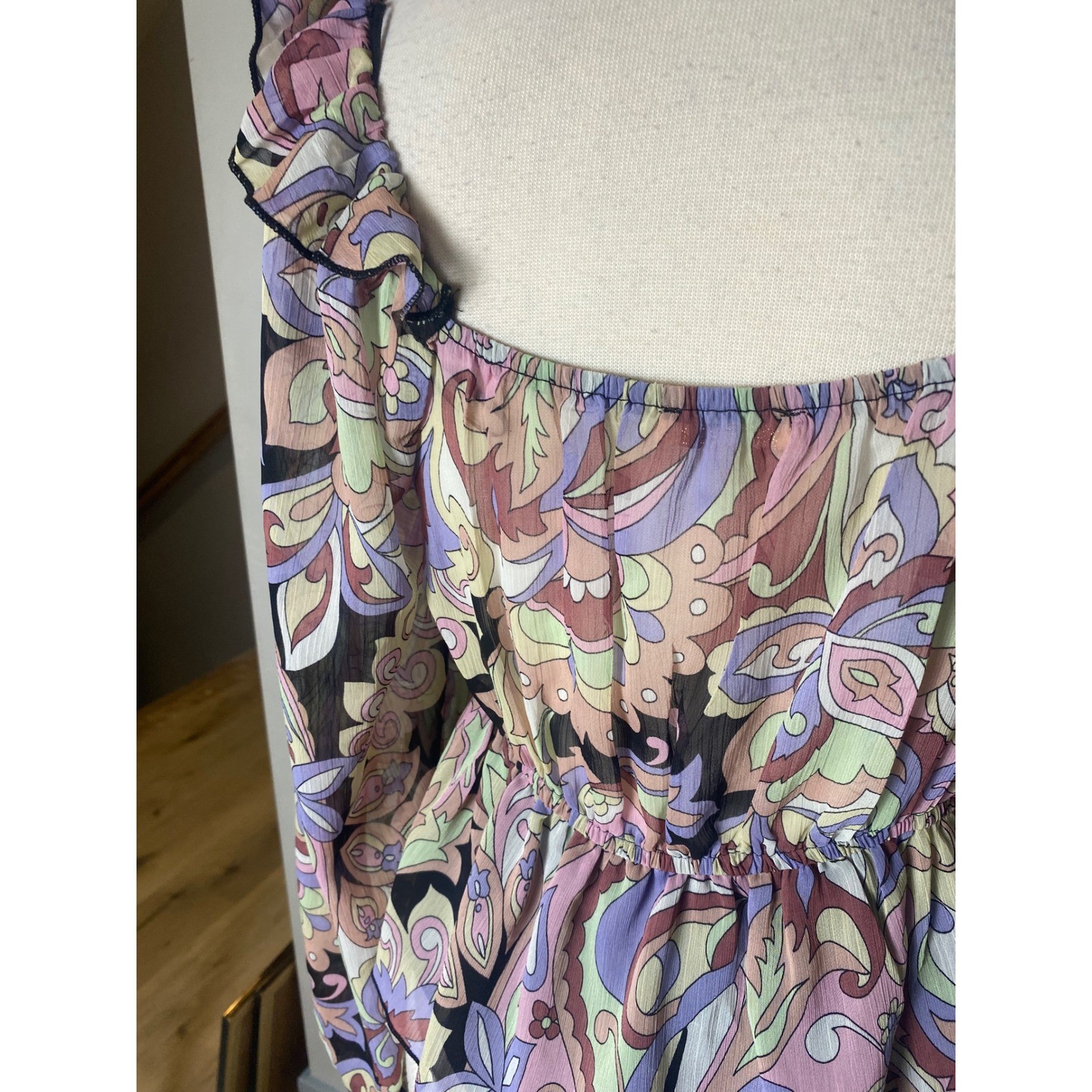 Vintage 90’s Y2K Evolutionary Ruffled Cropped Shirt Women’s M