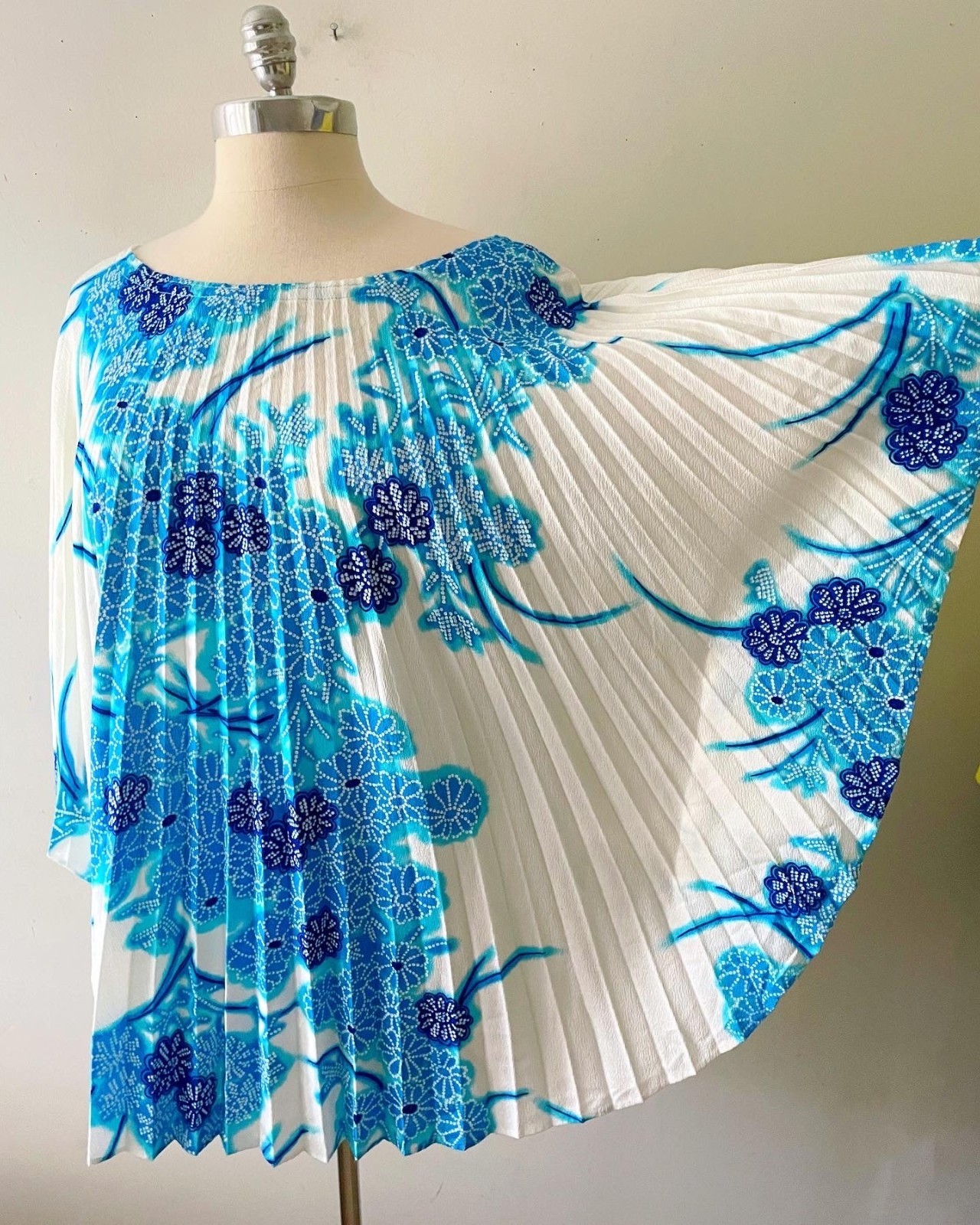 Vintage 60s Electric Blue Floral Fan Pleated Caftan Tunic Top Boho One Size